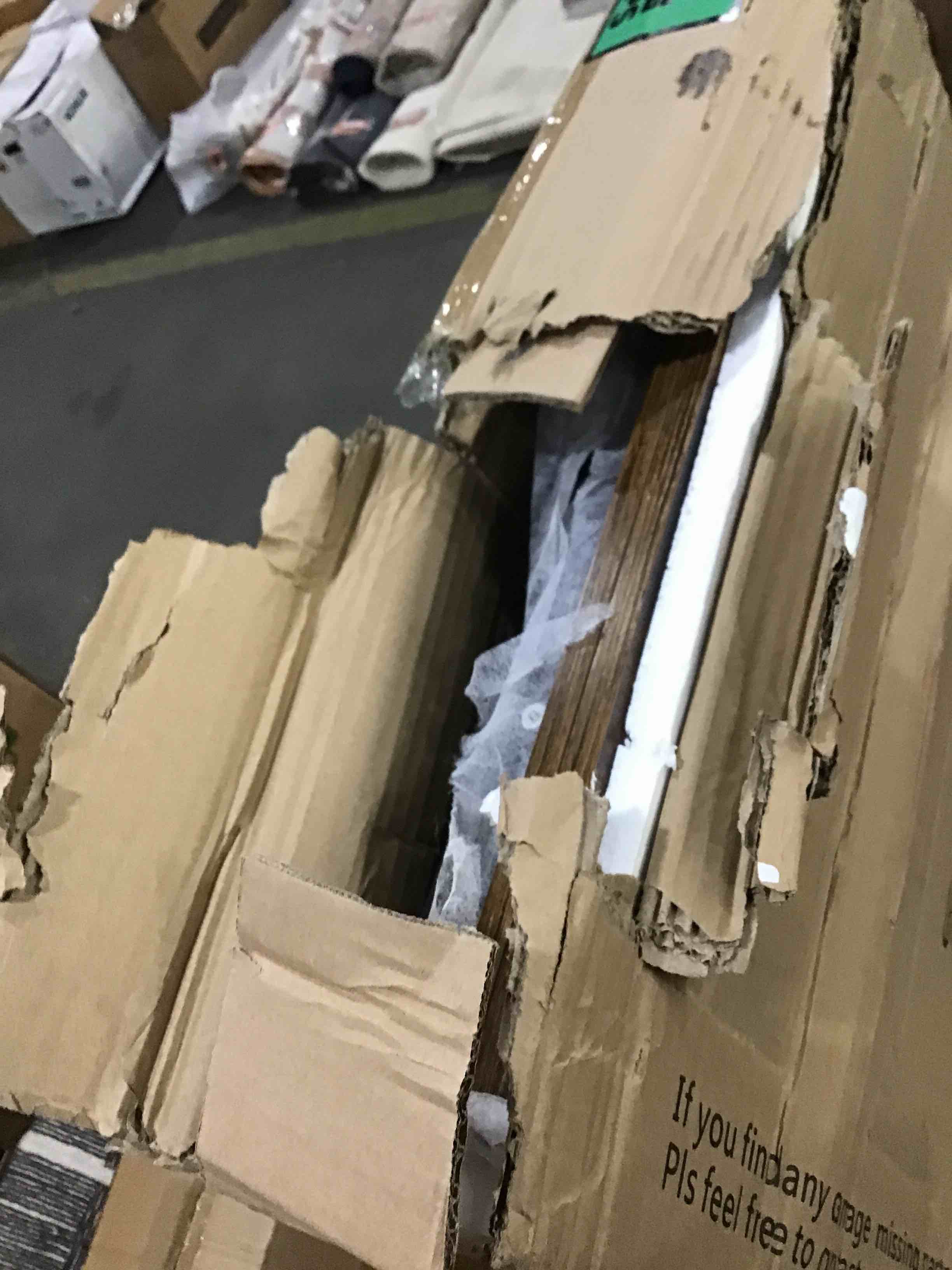 https://s3.amazonaws.com/lotting-images-prod/bidfta/RED4933917_1716492328392.jpeg
