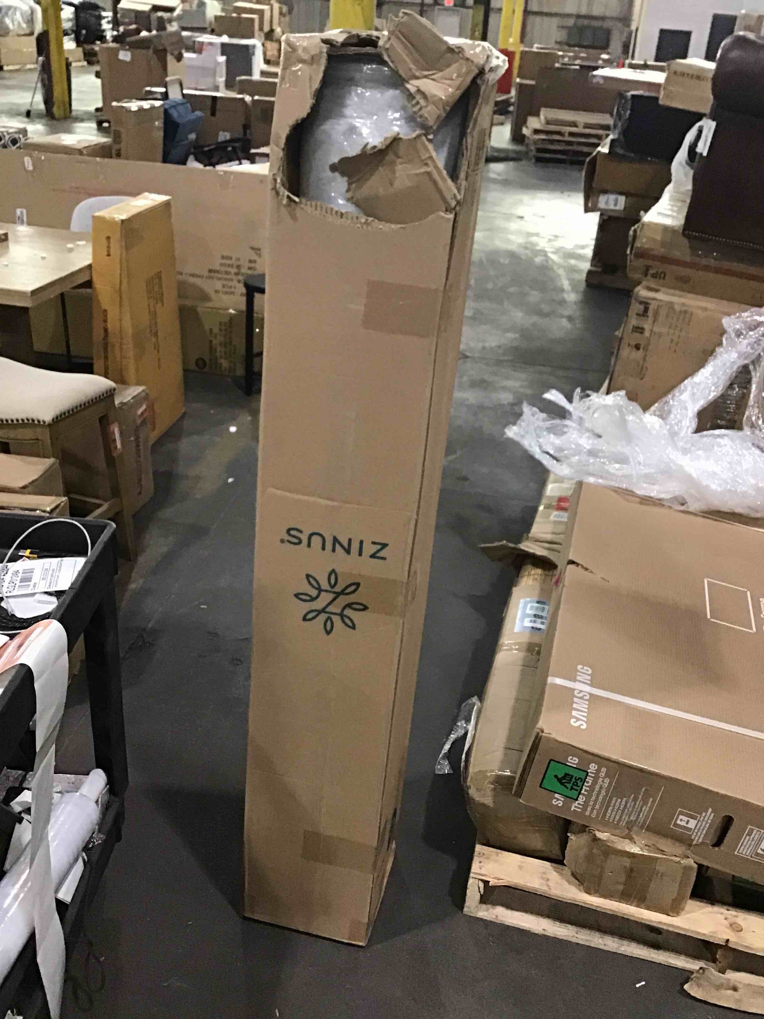 https://s3.amazonaws.com/lotting-images-prod/bidfta/RED4933919_1716490535707.jpeg