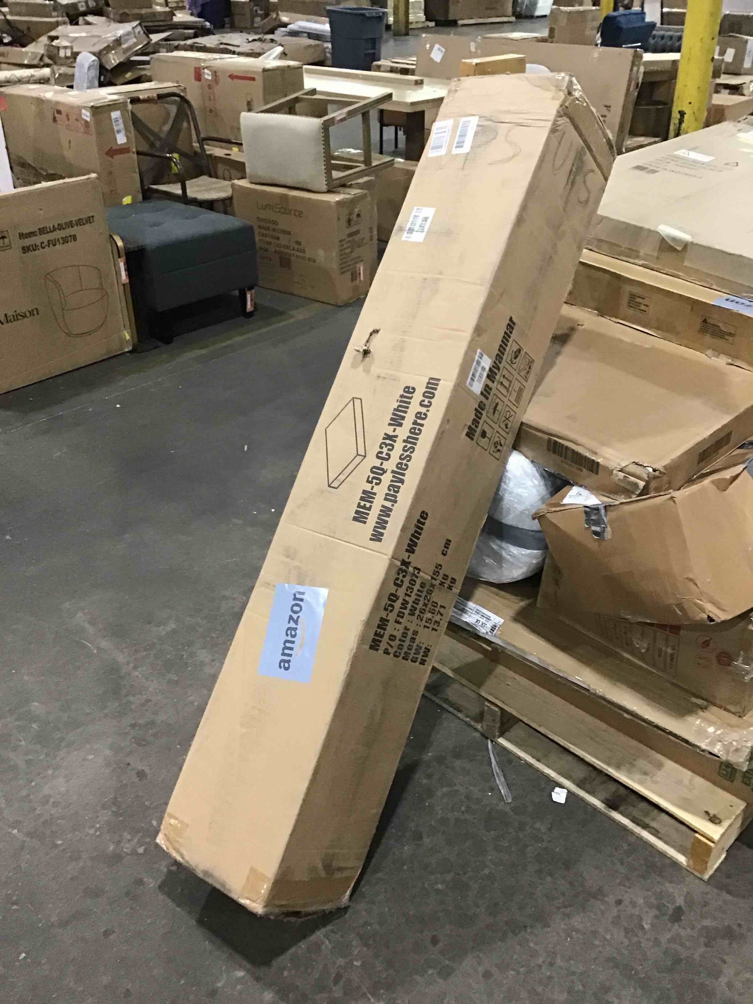 https://s3.amazonaws.com/lotting-images-prod/bidfta/RED4933935_1716482931977.jpeg