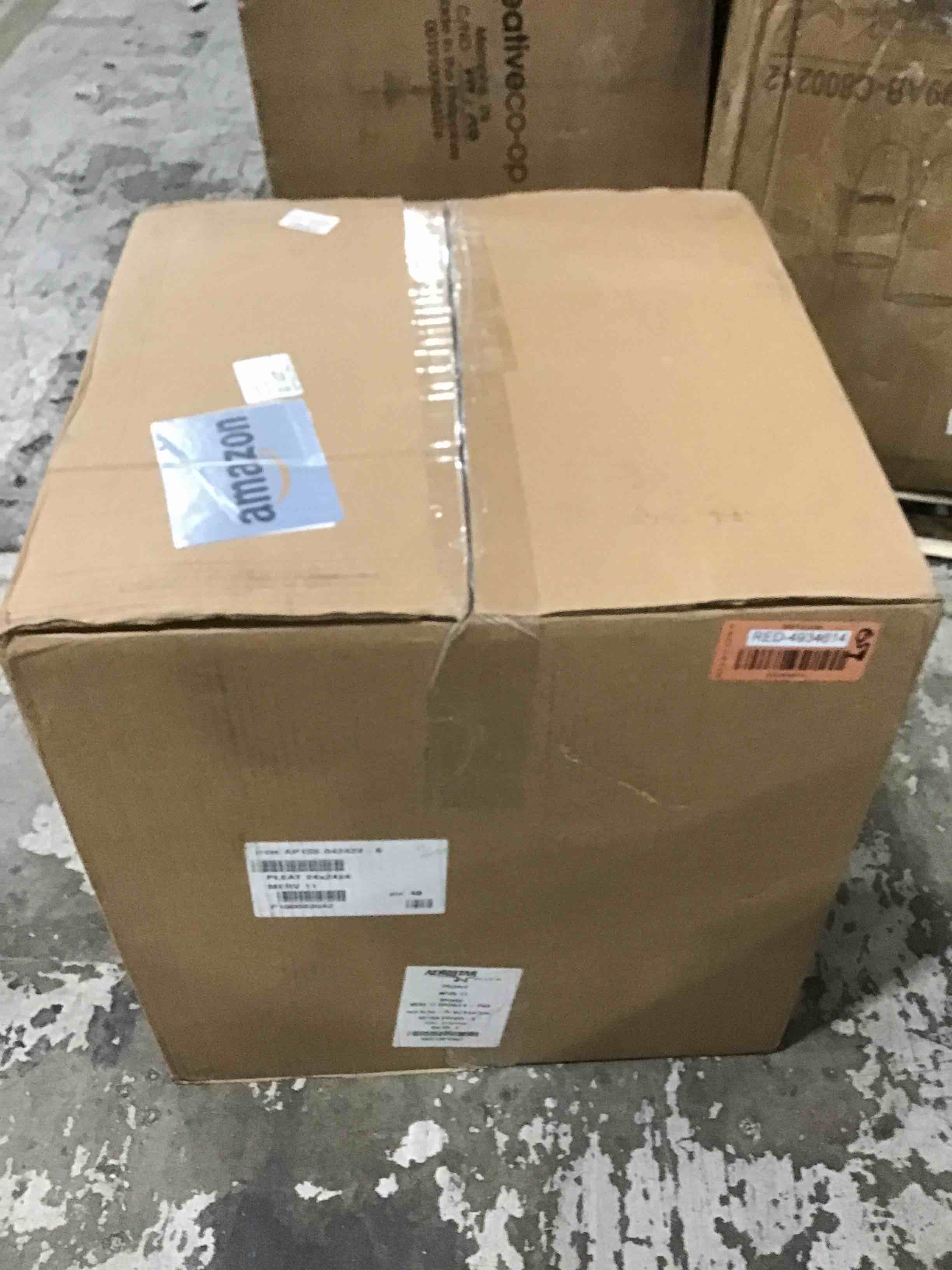 https://s3.amazonaws.com/lotting-images-prod/bidfta/RED4934614_1711037514947.jpeg