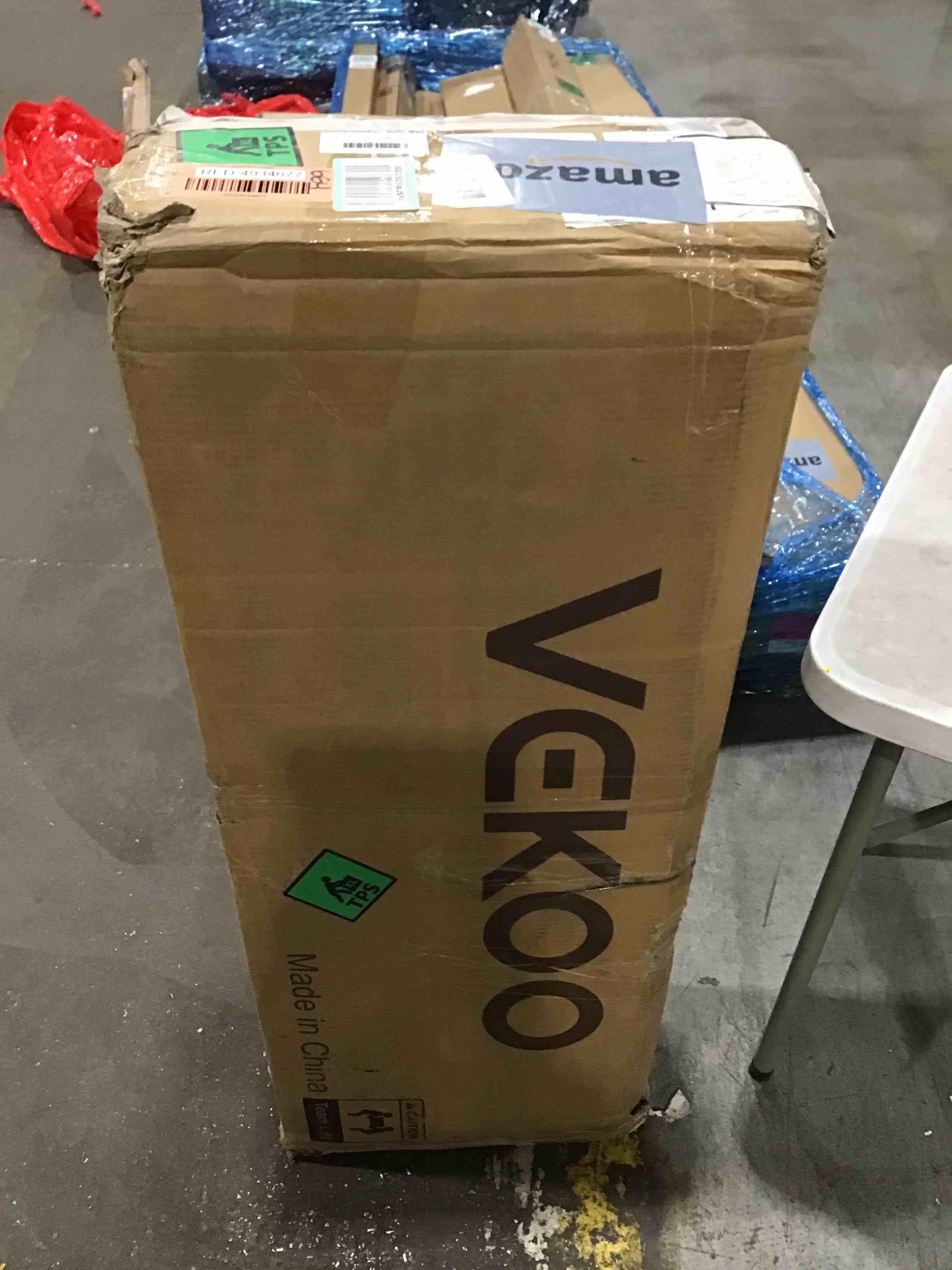 https://s3.amazonaws.com/lotting-images-prod/bidfta/RED4934677_1711119387711.jpeg