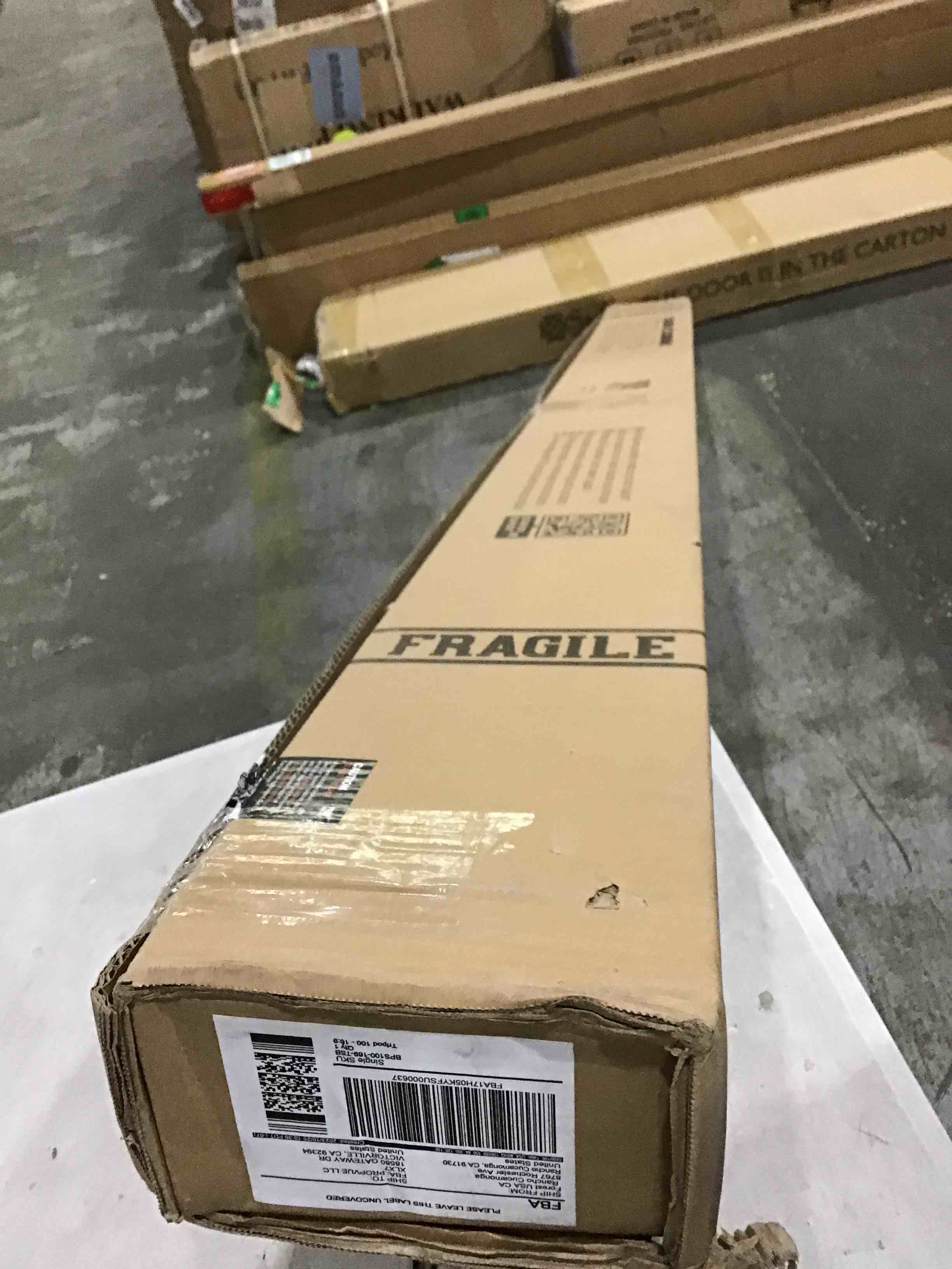 https://s3.amazonaws.com/lotting-images-prod/bidfta/RED4934685_1711121233878.jpeg