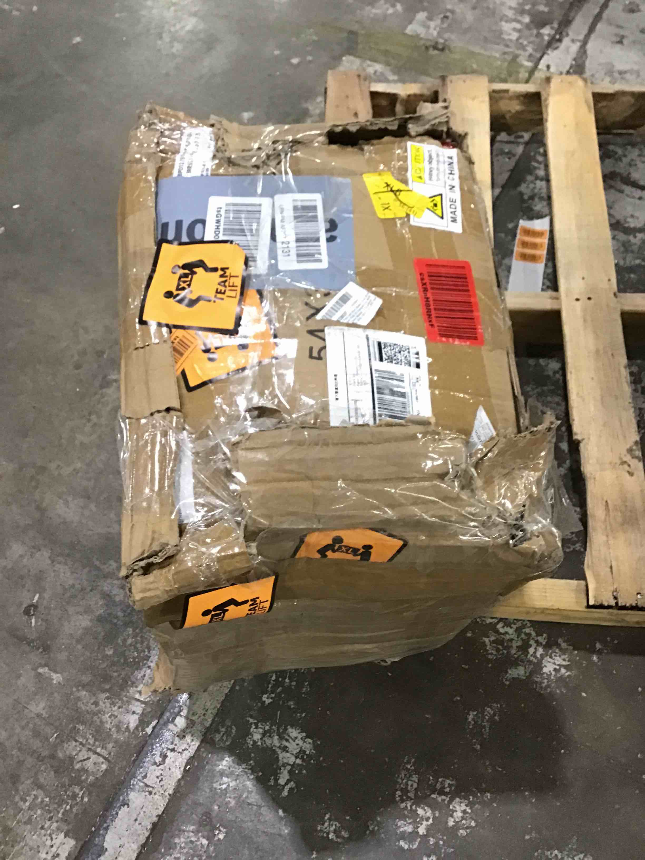 https://s3.amazonaws.com/lotting-images-prod/bidfta/RED4934899_1711554410566.jpeg