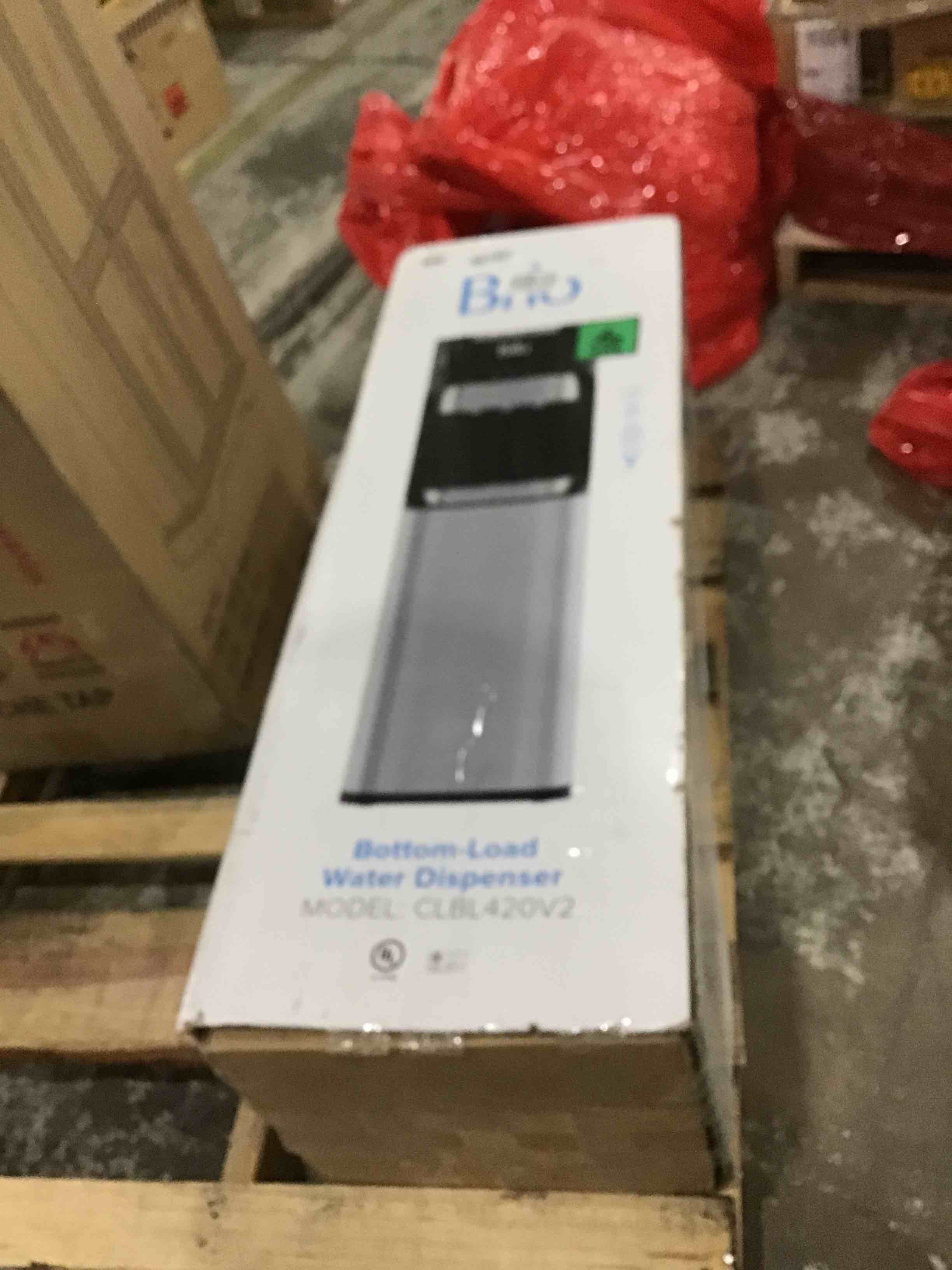 https://s3.amazonaws.com/lotting-images-prod/bidfta/RED4934900_1711554598393.jpeg