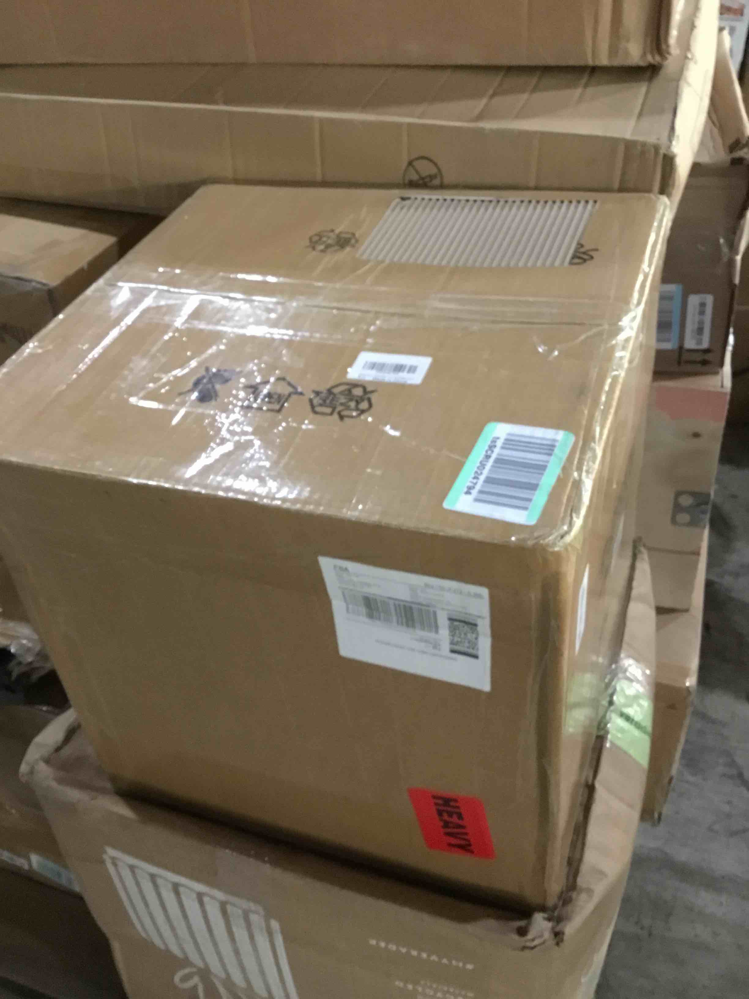 https://s3.amazonaws.com/lotting-images-prod/bidfta/RED4936030_1711488163652.jpeg