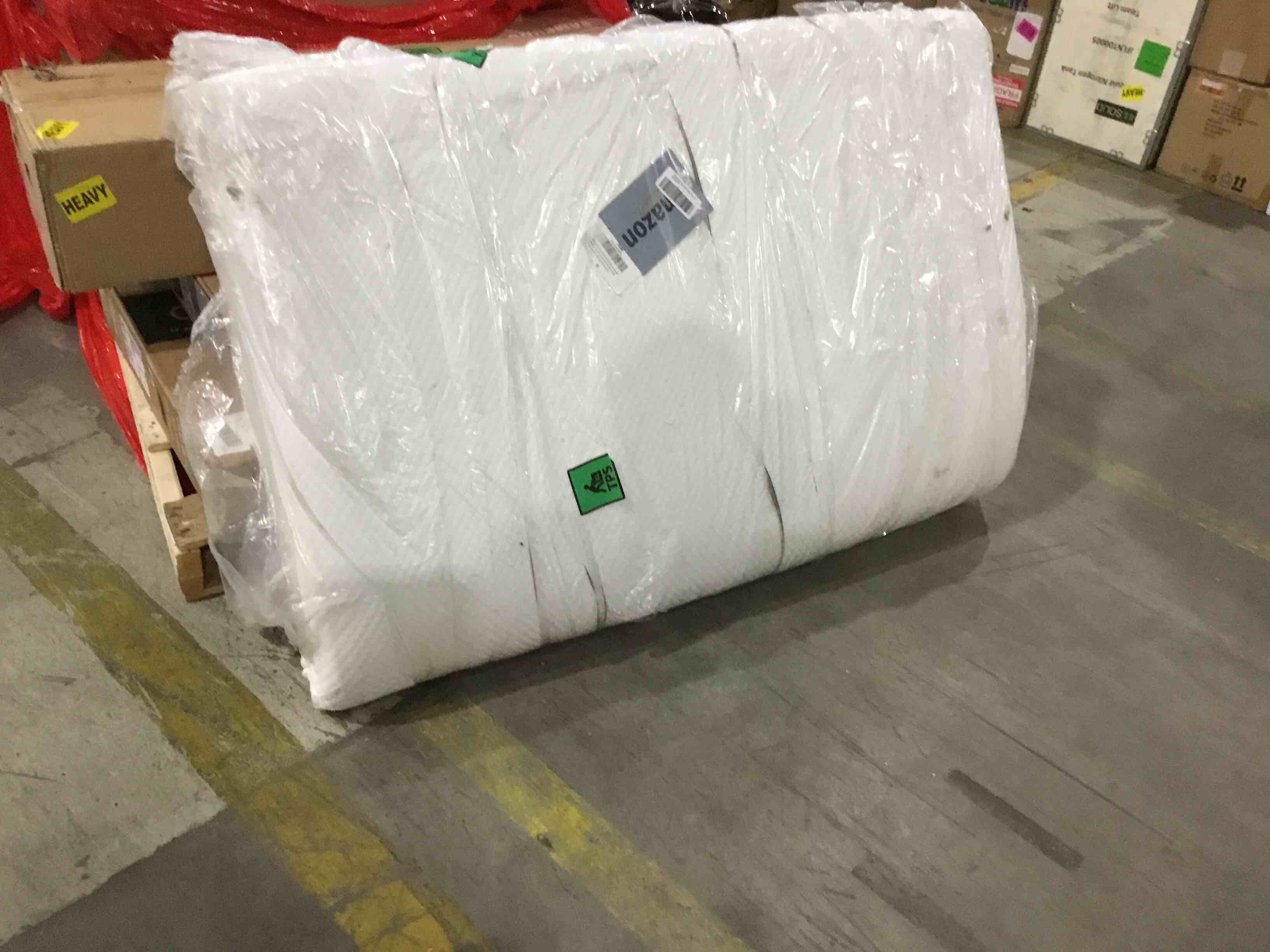 https://s3.amazonaws.com/lotting-images-prod/bidfta/RED4936787_1712675177795.jpeg