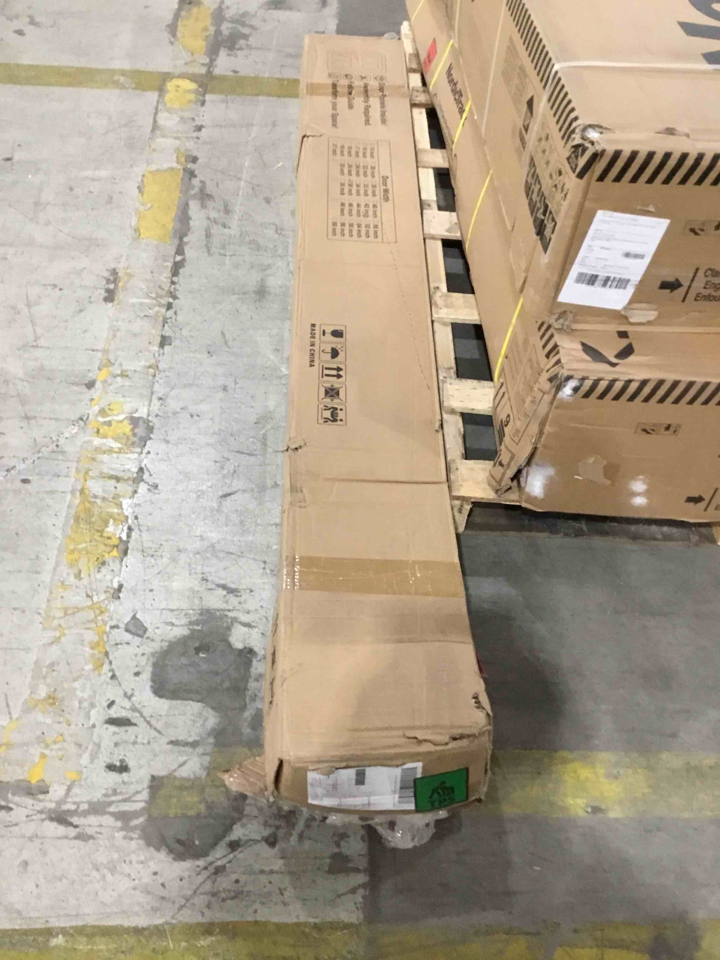 https://s3.amazonaws.com/lotting-images-prod/bidfta/RED4936808_1712684842703.jpeg