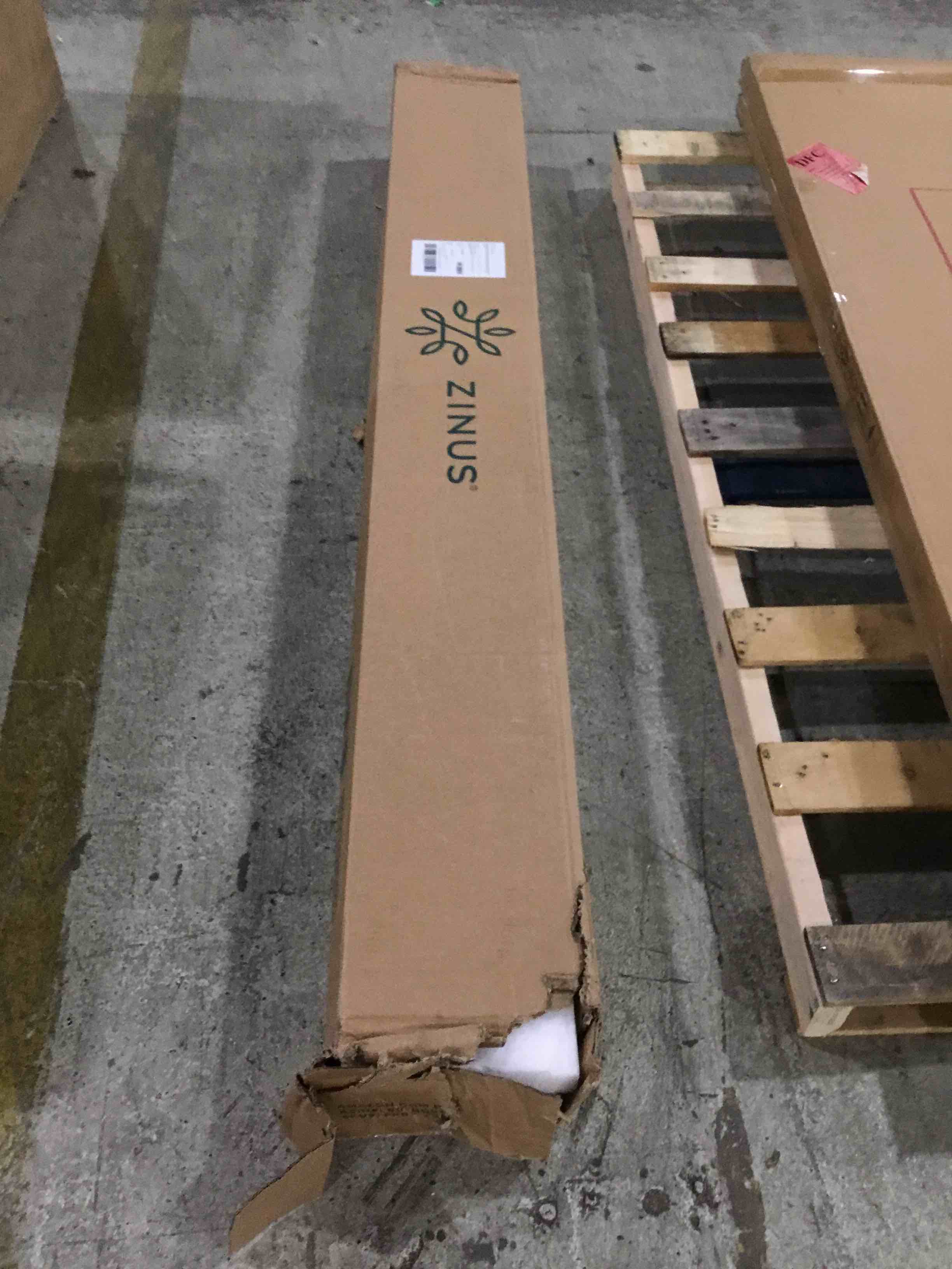 https://s3.amazonaws.com/lotting-images-prod/bidfta/RED4936811_1712687833583.jpeg
