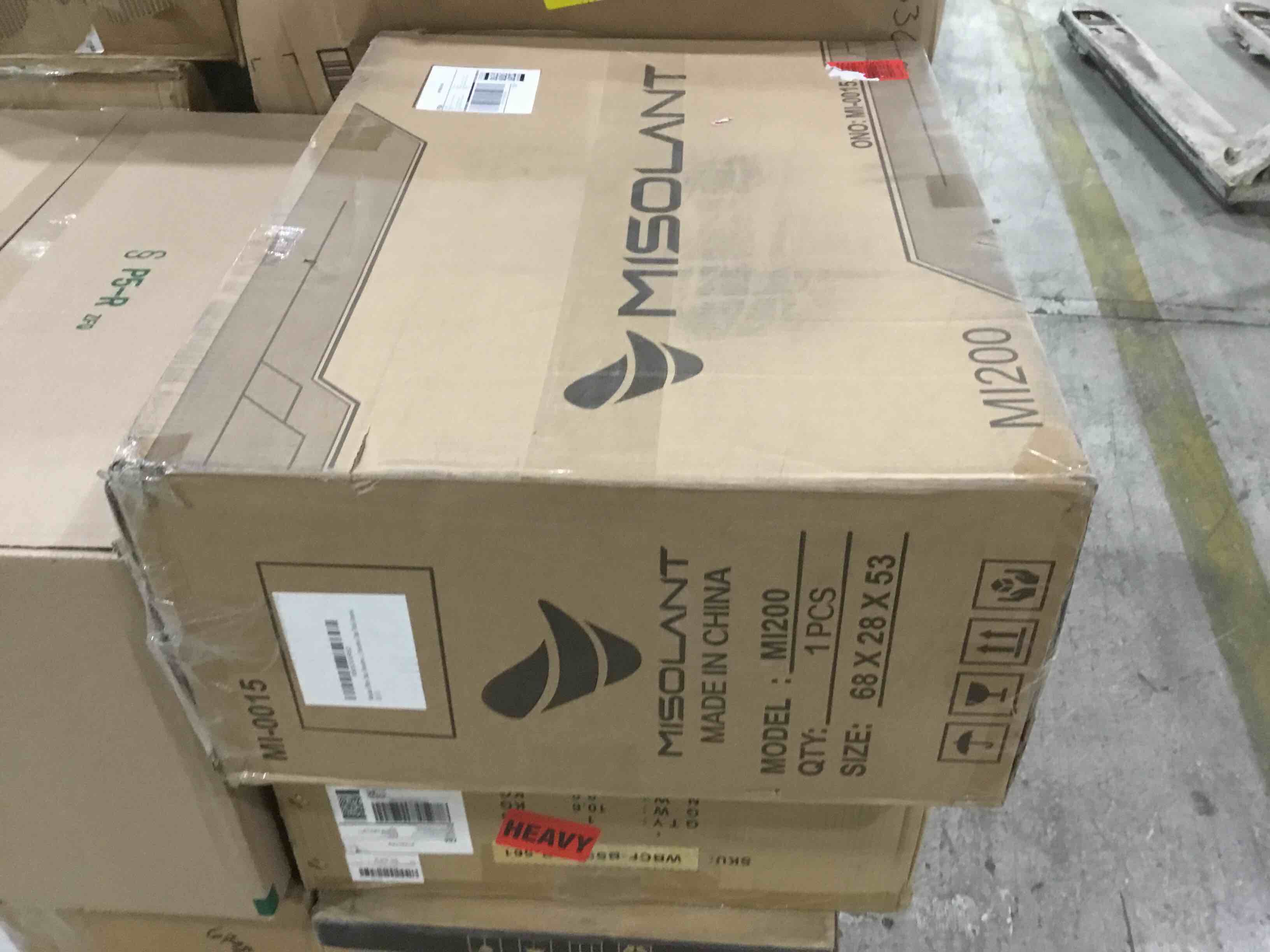 https://s3.amazonaws.com/lotting-images-prod/bidfta/RED4936843_1712695404276.jpeg