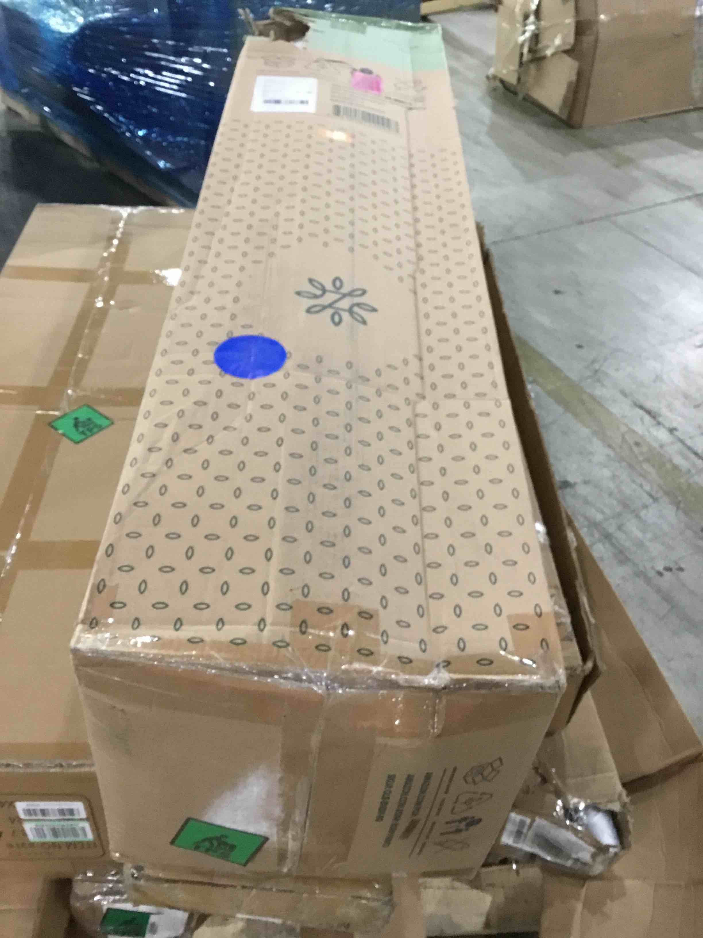 https://s3.amazonaws.com/lotting-images-prod/bidfta/RED4936914_1712767202064.jpeg