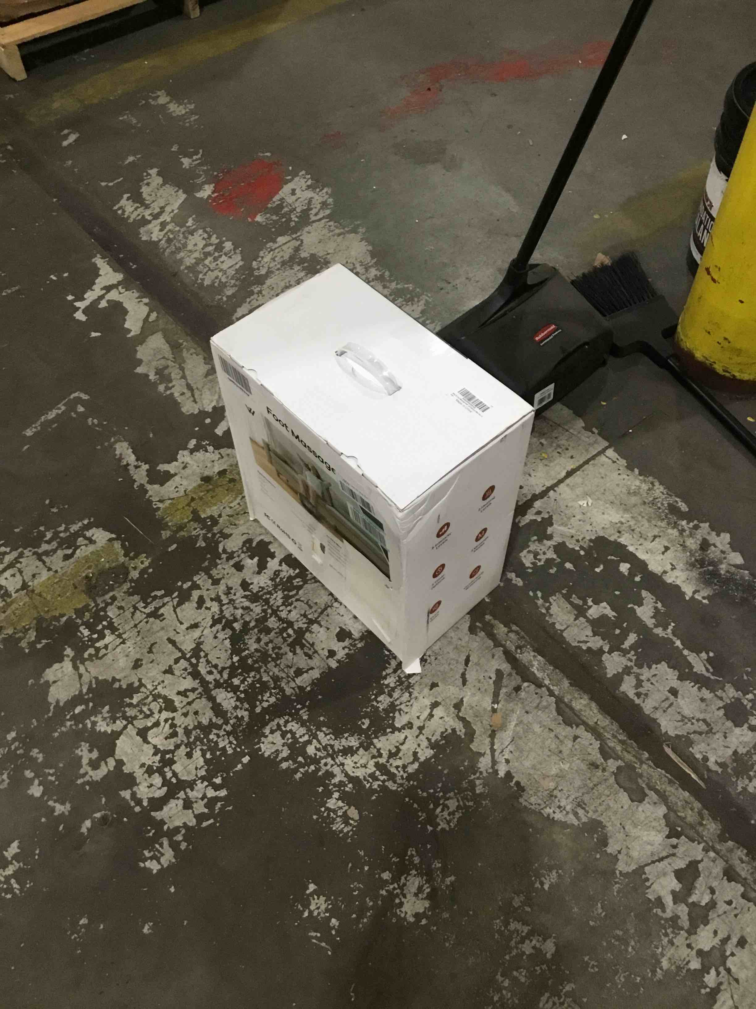 https://s3.amazonaws.com/lotting-images-prod/bidfta/RED4937433_1714744672032.jpeg