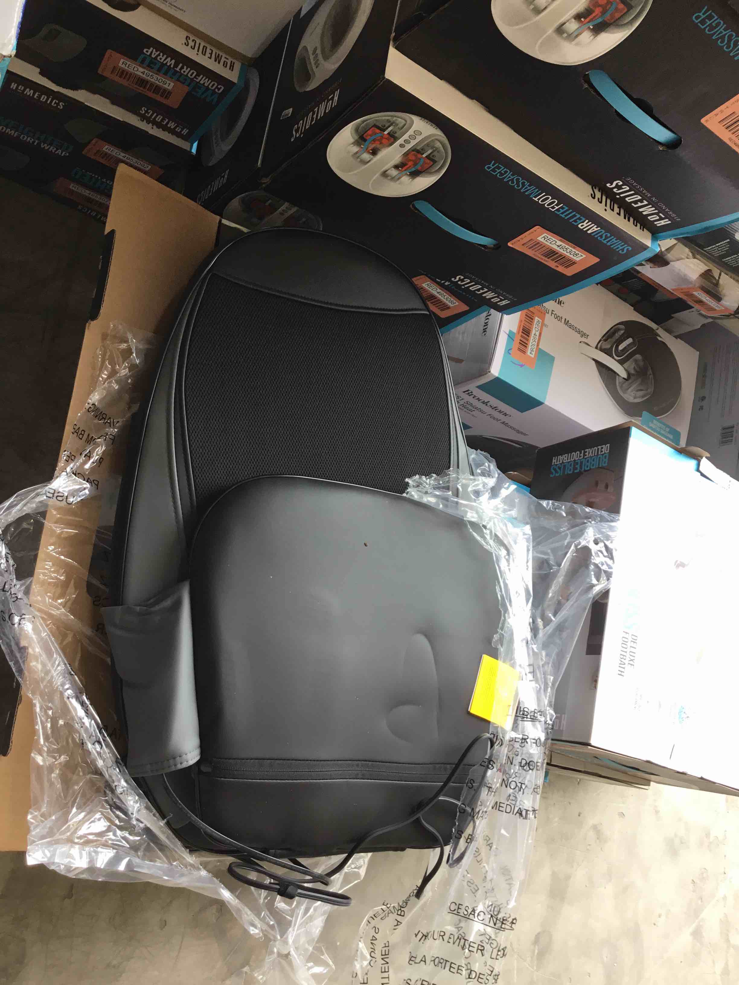 https://s3.amazonaws.com/lotting-images-prod/bidfta/RED4953112_1687446615169.jpeg