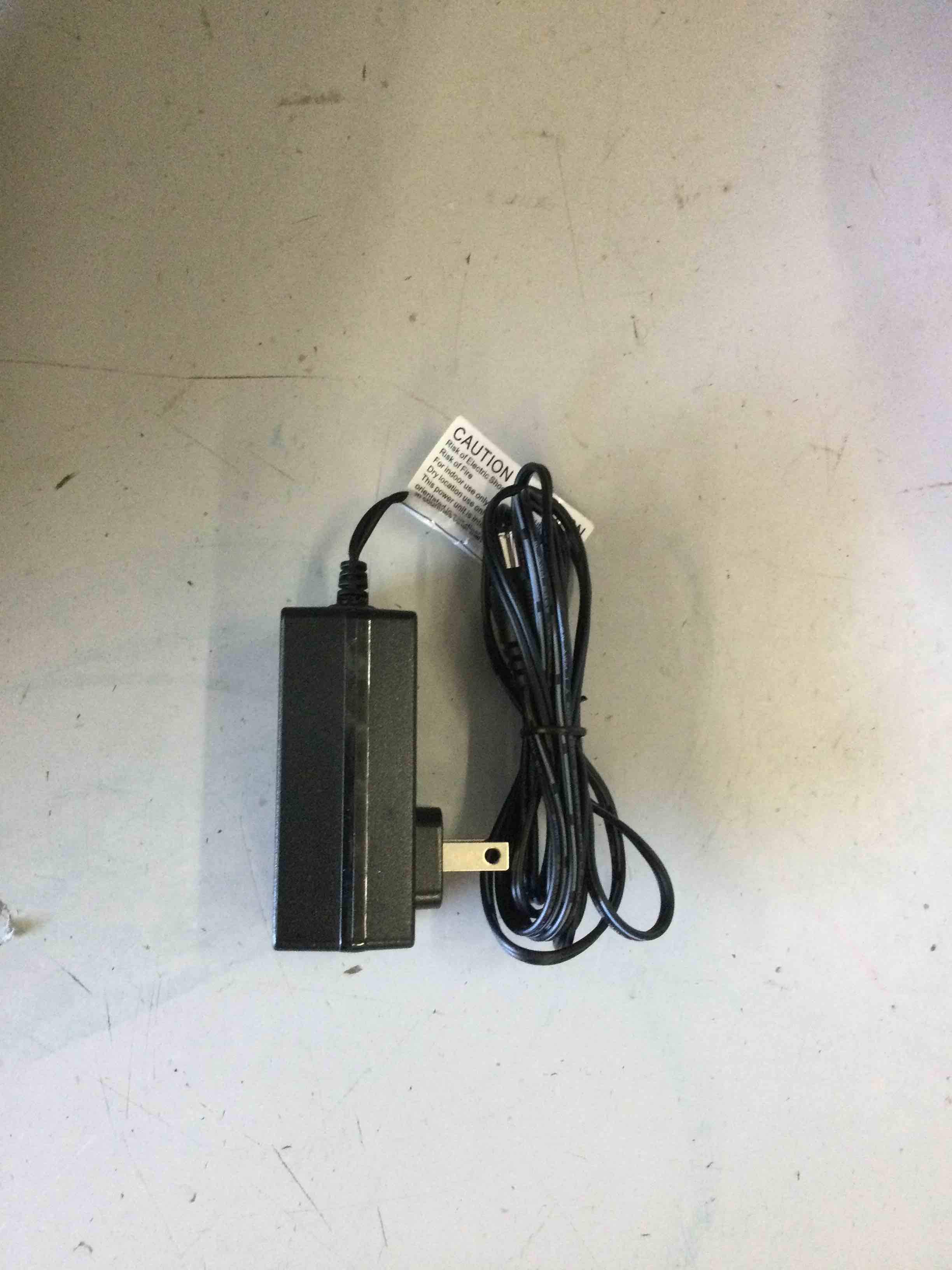 https://s3.amazonaws.com/lotting-images-prod/bidfta/RED4962465_1685719216898.jpeg