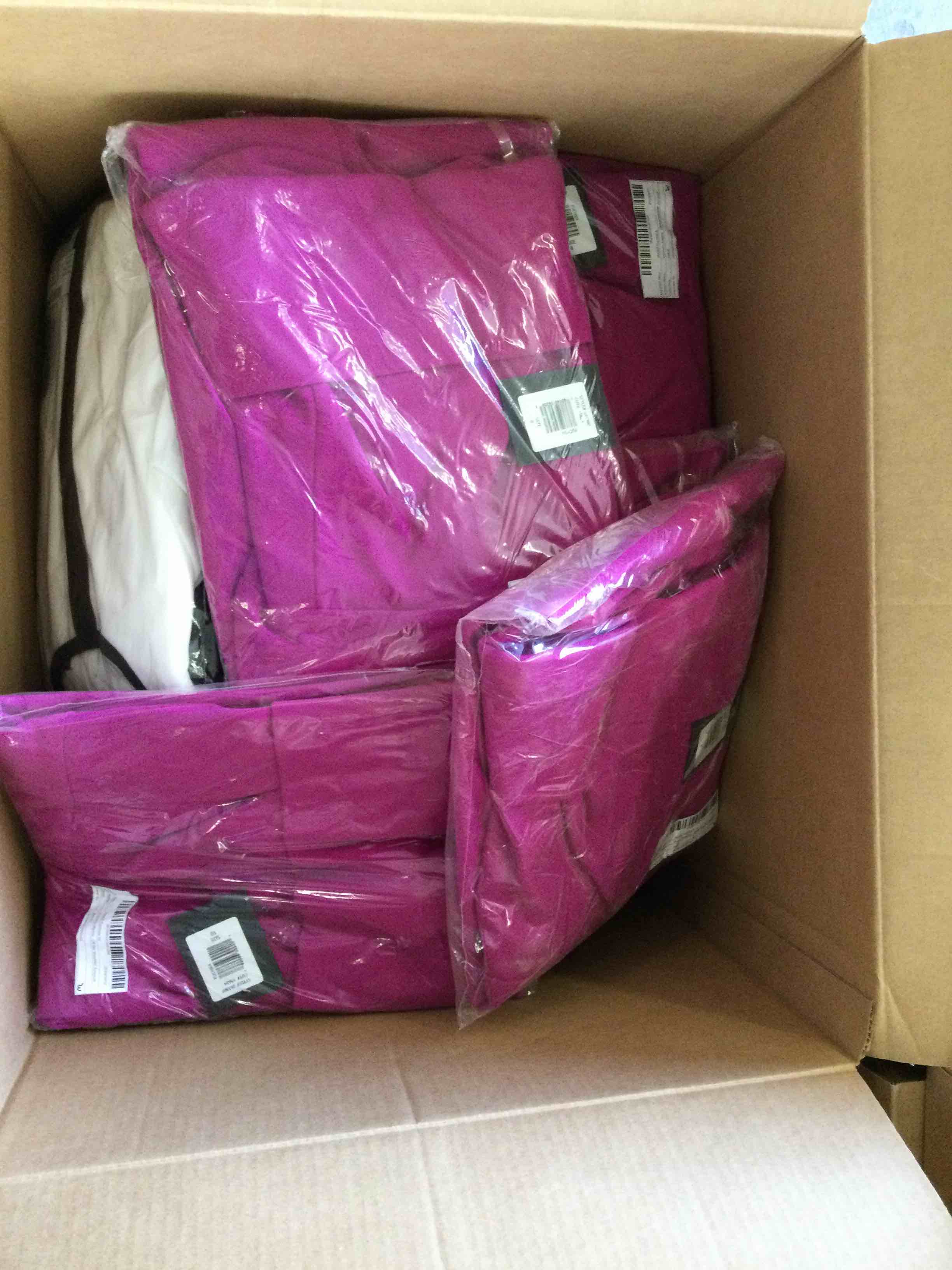 https://s3.amazonaws.com/lotting-images-prod/bidfta/RED4962706_1686231908964.jpeg