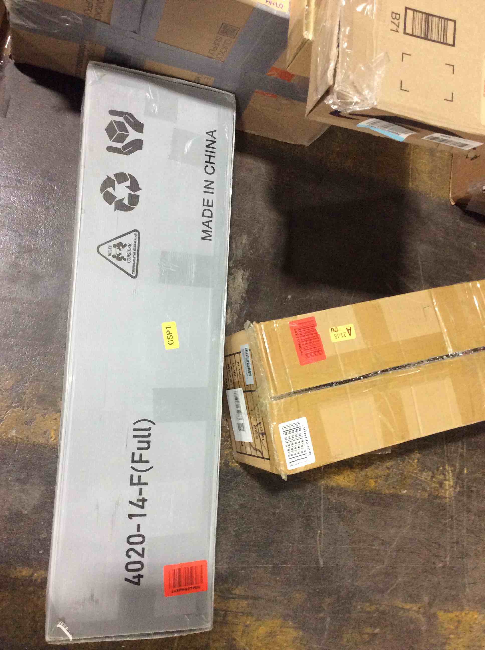 https://s3.amazonaws.com/lotting-images-prod/bidfta/RED4964186_1706285019543.jpeg