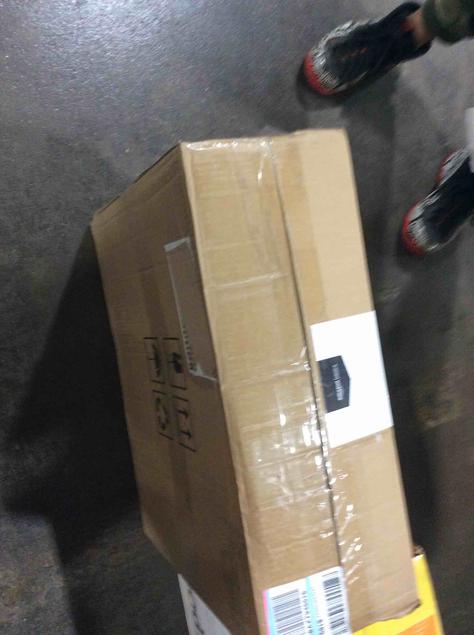 https://s3.amazonaws.com/lotting-images-prod/bidfta/RED4964713_1706545361246.jpeg