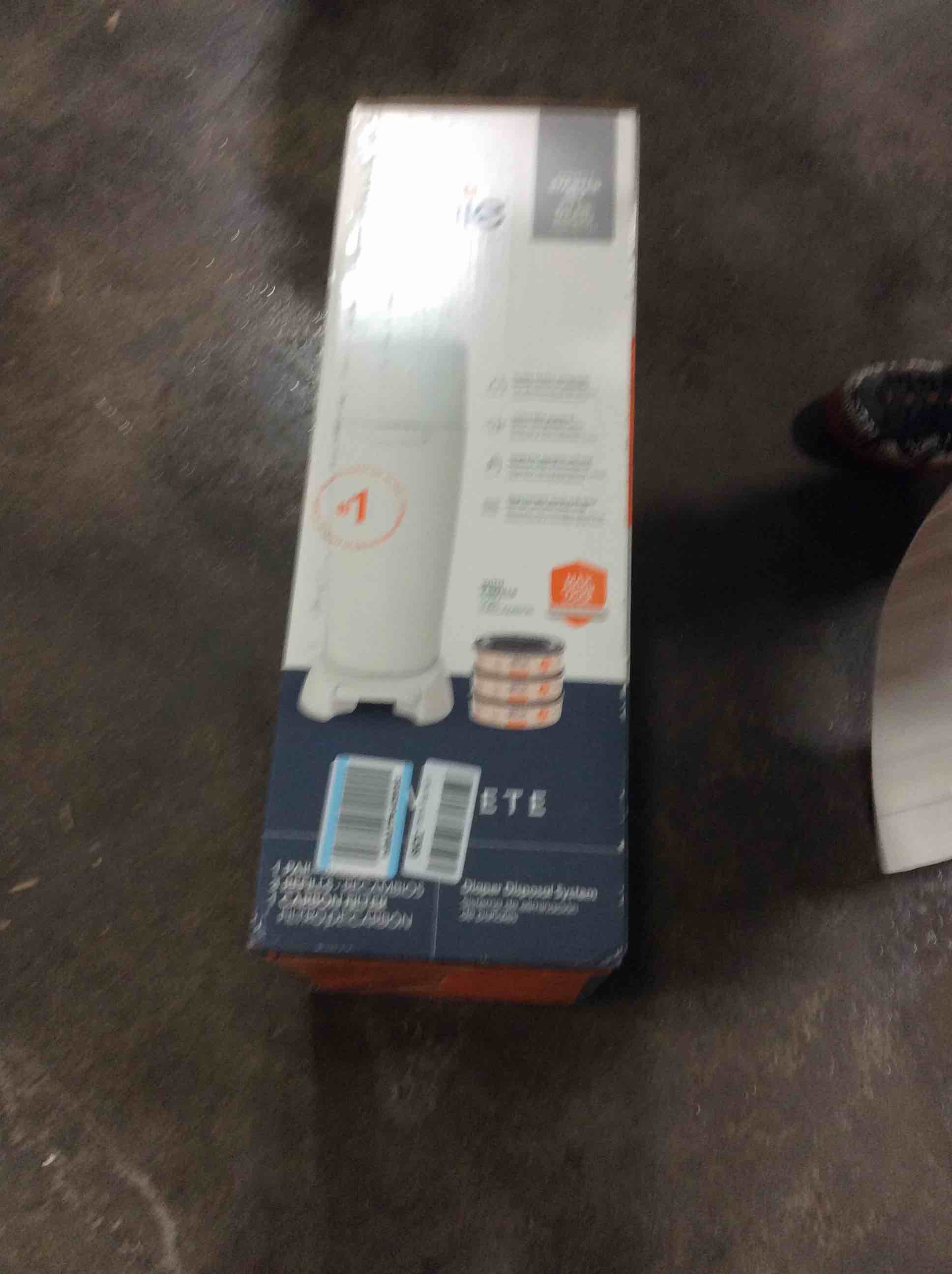 https://s3.amazonaws.com/lotting-images-prod/bidfta/RED4964716_1706545490723.jpeg