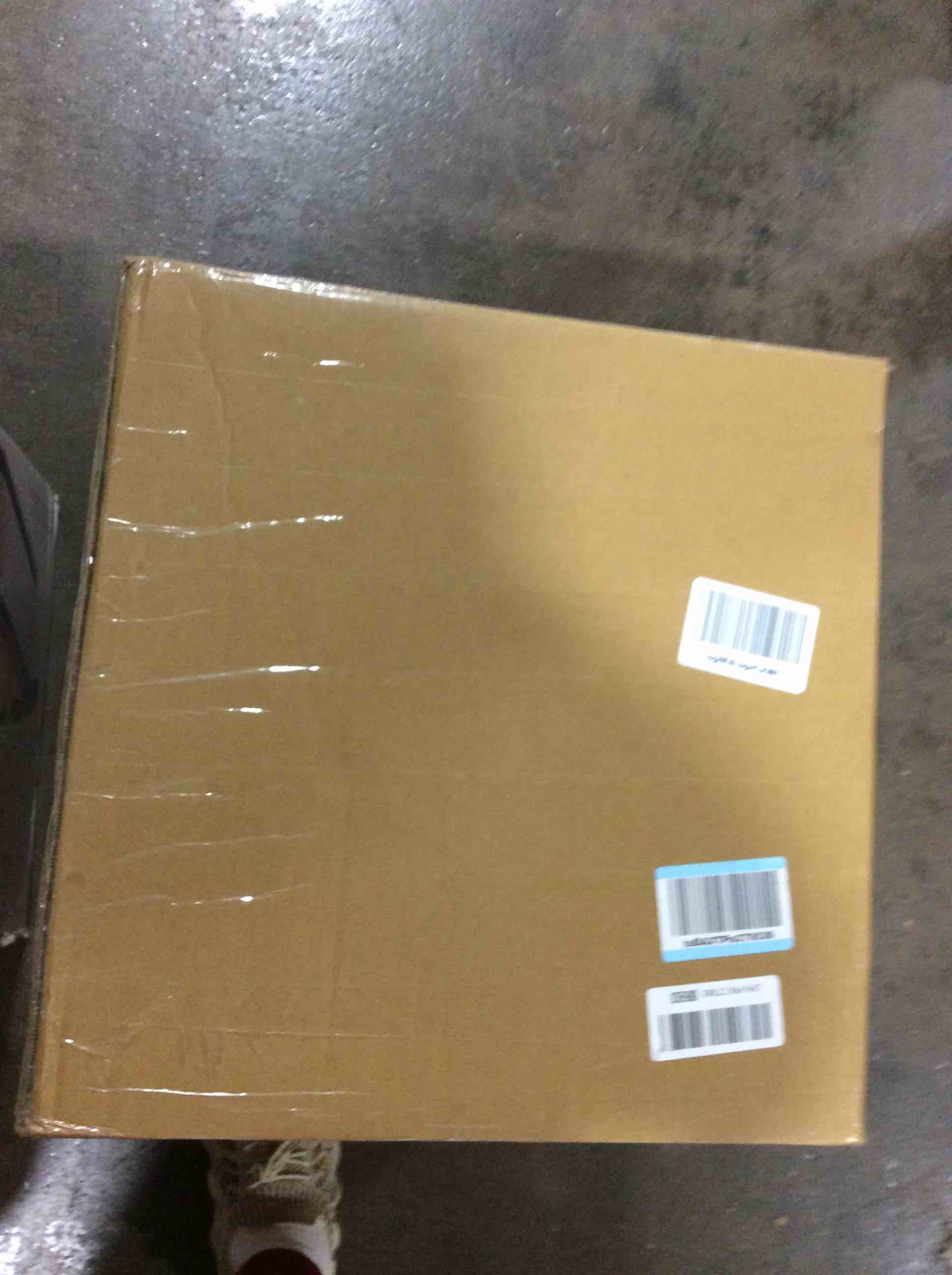 https://s3.amazonaws.com/lotting-images-prod/bidfta/RED4964726_1706546093228.jpeg