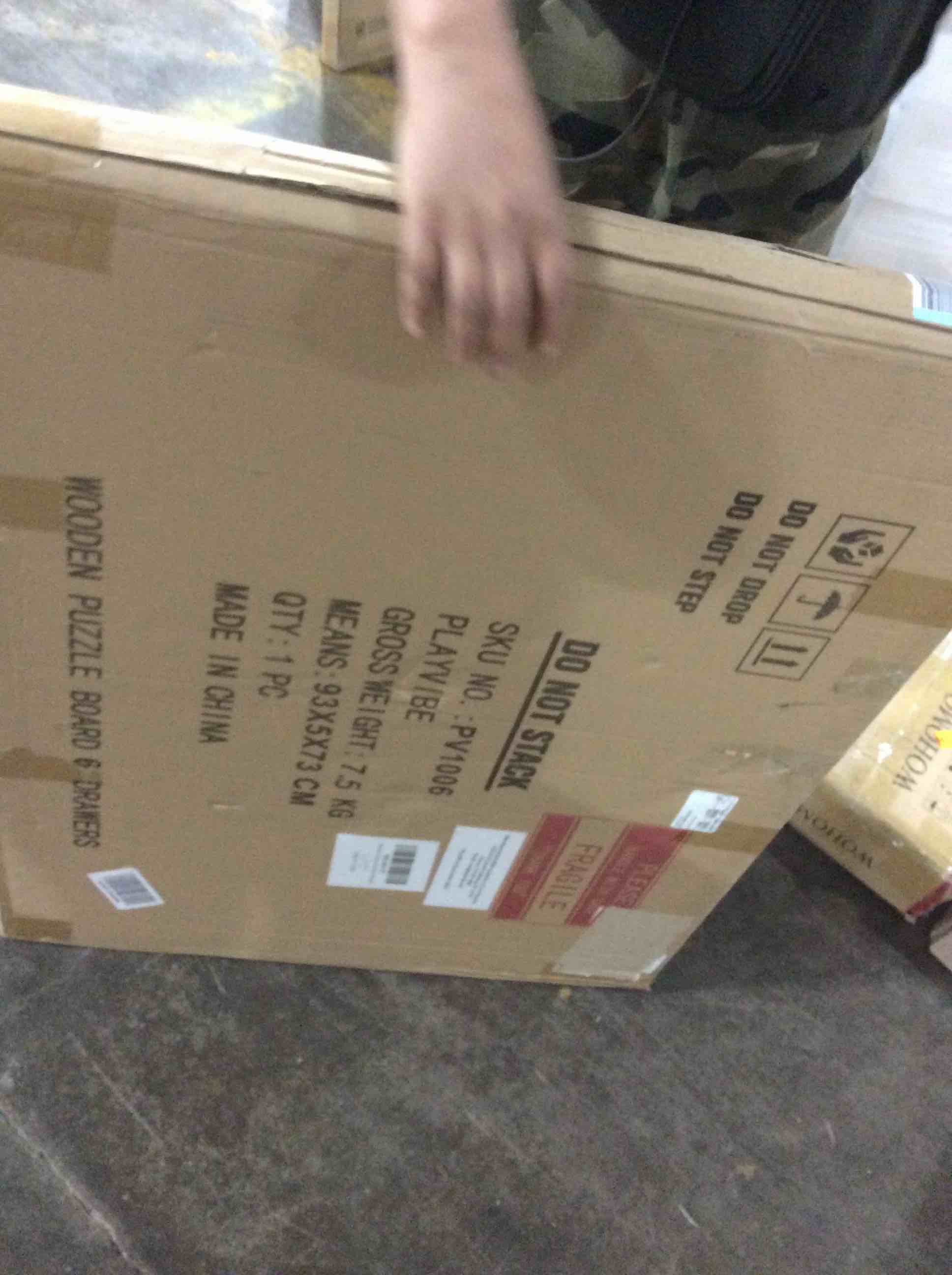 https://s3.amazonaws.com/lotting-images-prod/bidfta/RED4964736_1706547061504.jpeg