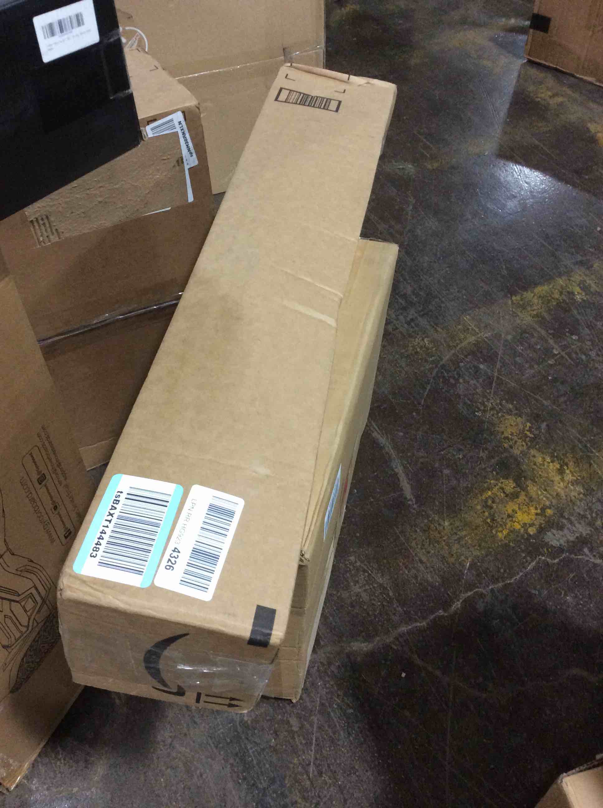 https://s3.amazonaws.com/lotting-images-prod/bidfta/RED4965037_1706624676895.jpeg