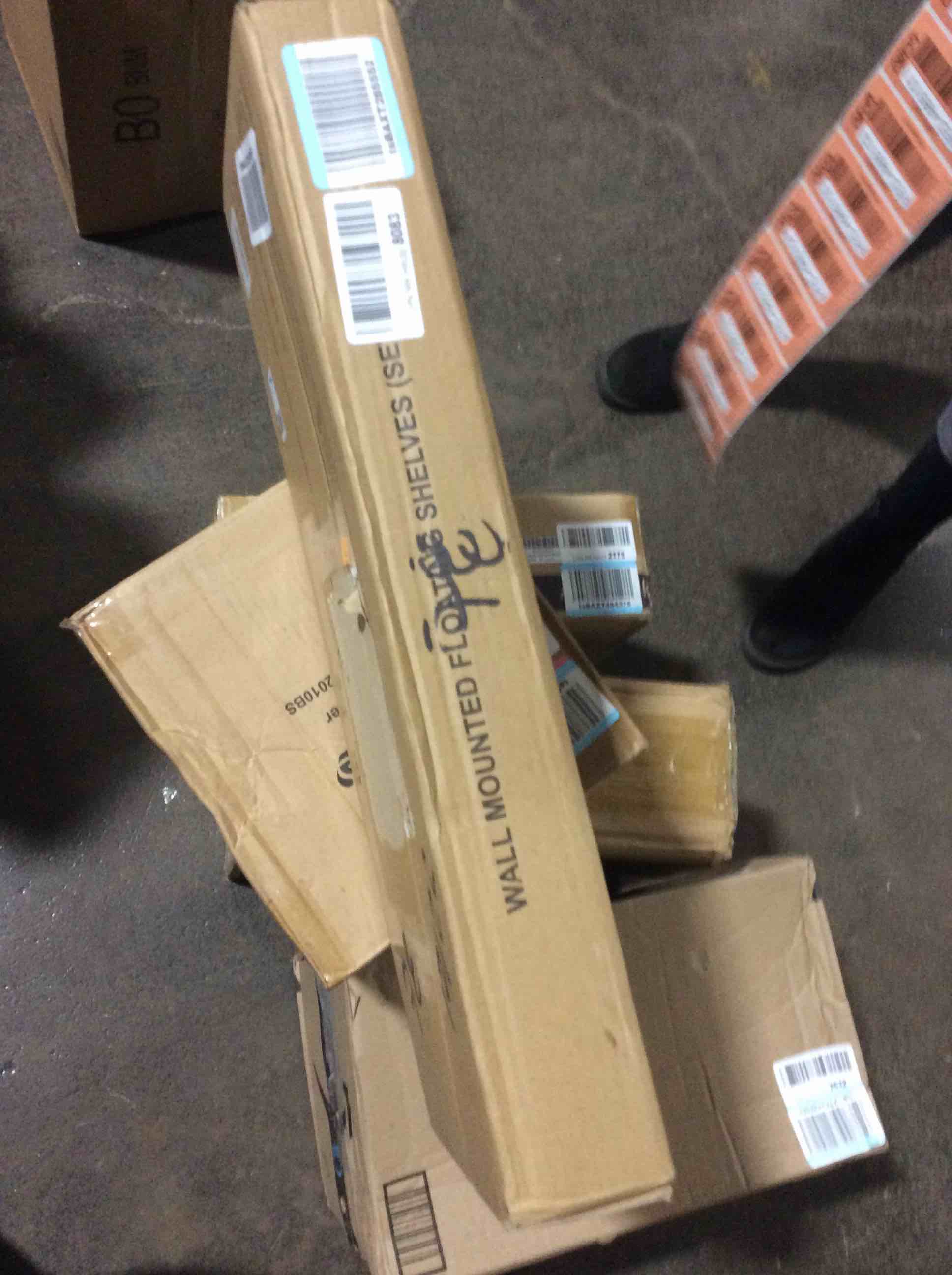 https://s3.amazonaws.com/lotting-images-prod/bidfta/RED4965090_1706629264653.jpeg