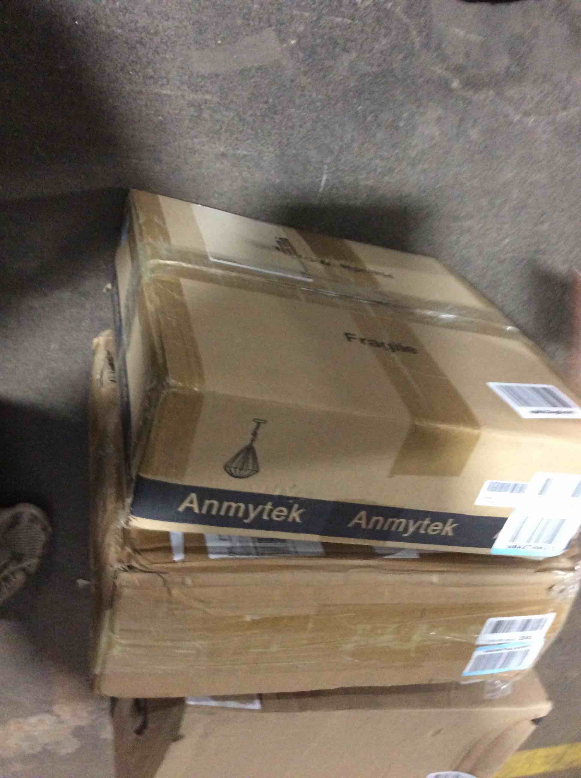https://s3.amazonaws.com/lotting-images-prod/bidfta/RED4965092_1706629342577.jpeg