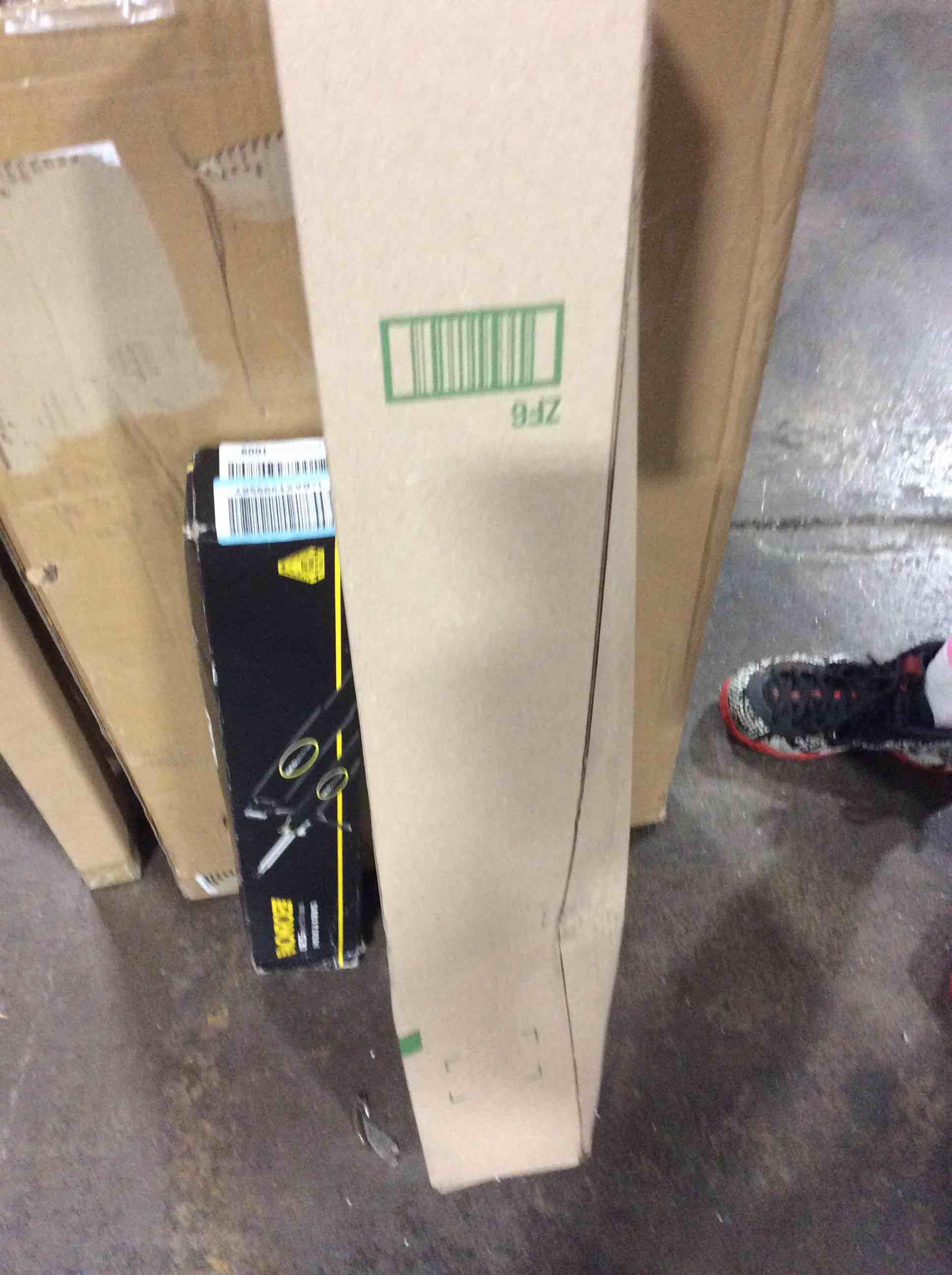 https://s3.amazonaws.com/lotting-images-prod/bidfta/RED4965283_1706710505541.jpeg