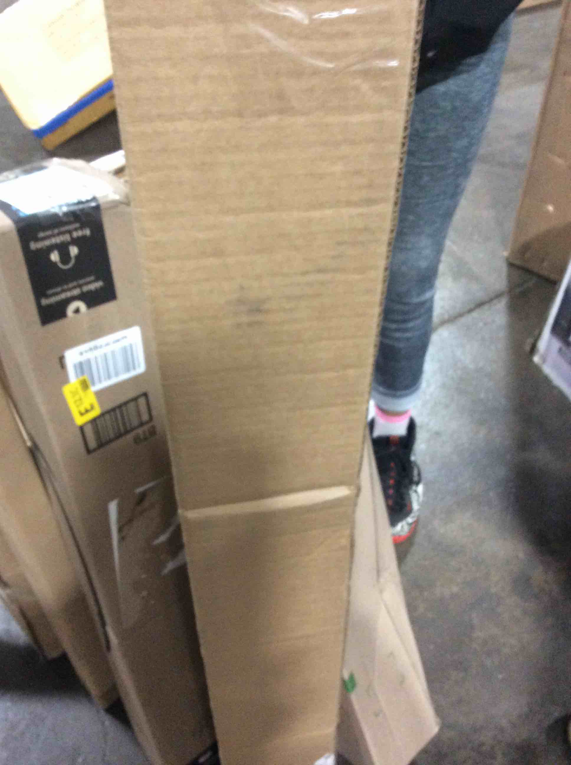 https://s3.amazonaws.com/lotting-images-prod/bidfta/RED4965285_1706710397128.jpeg