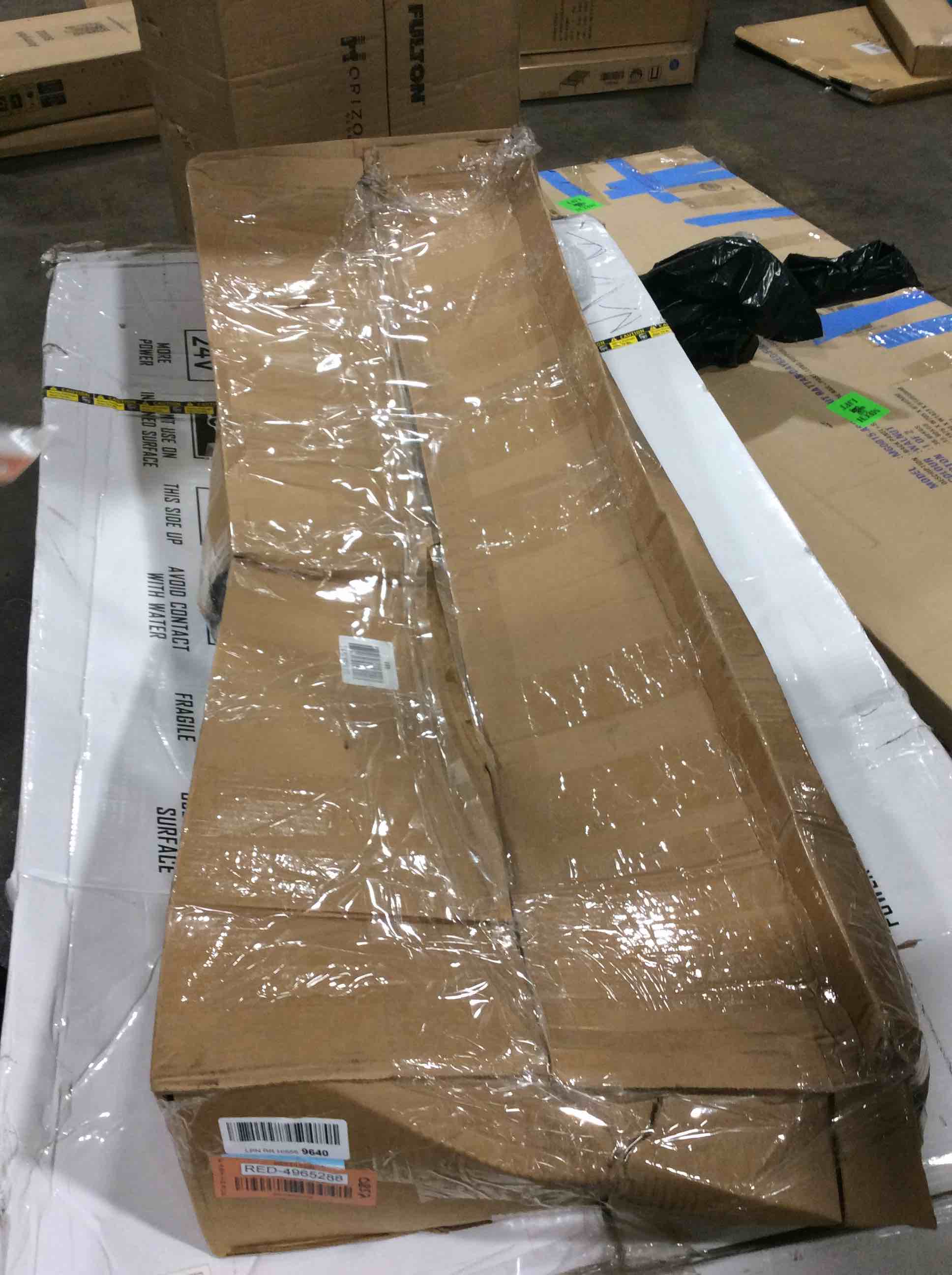 https://s3.amazonaws.com/lotting-images-prod/bidfta/RED4965288_1706710102842.jpeg