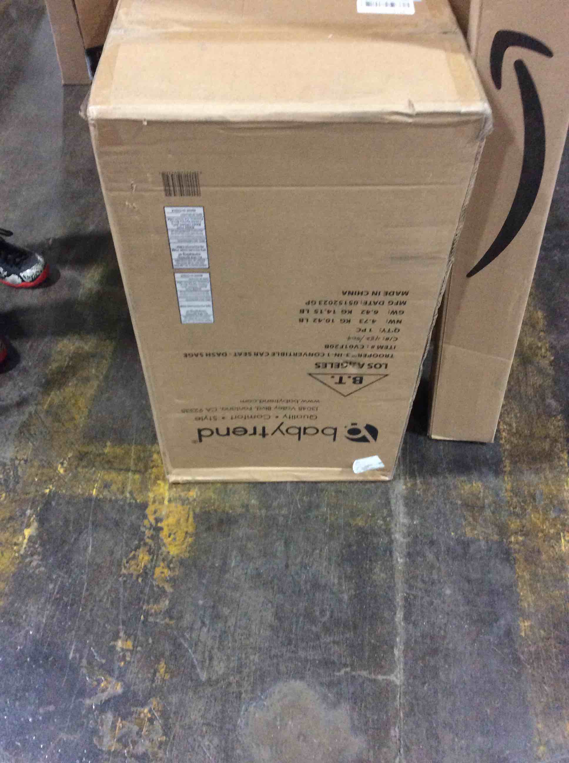 https://s3.amazonaws.com/lotting-images-prod/bidfta/RED4965303_1706712856091.jpeg