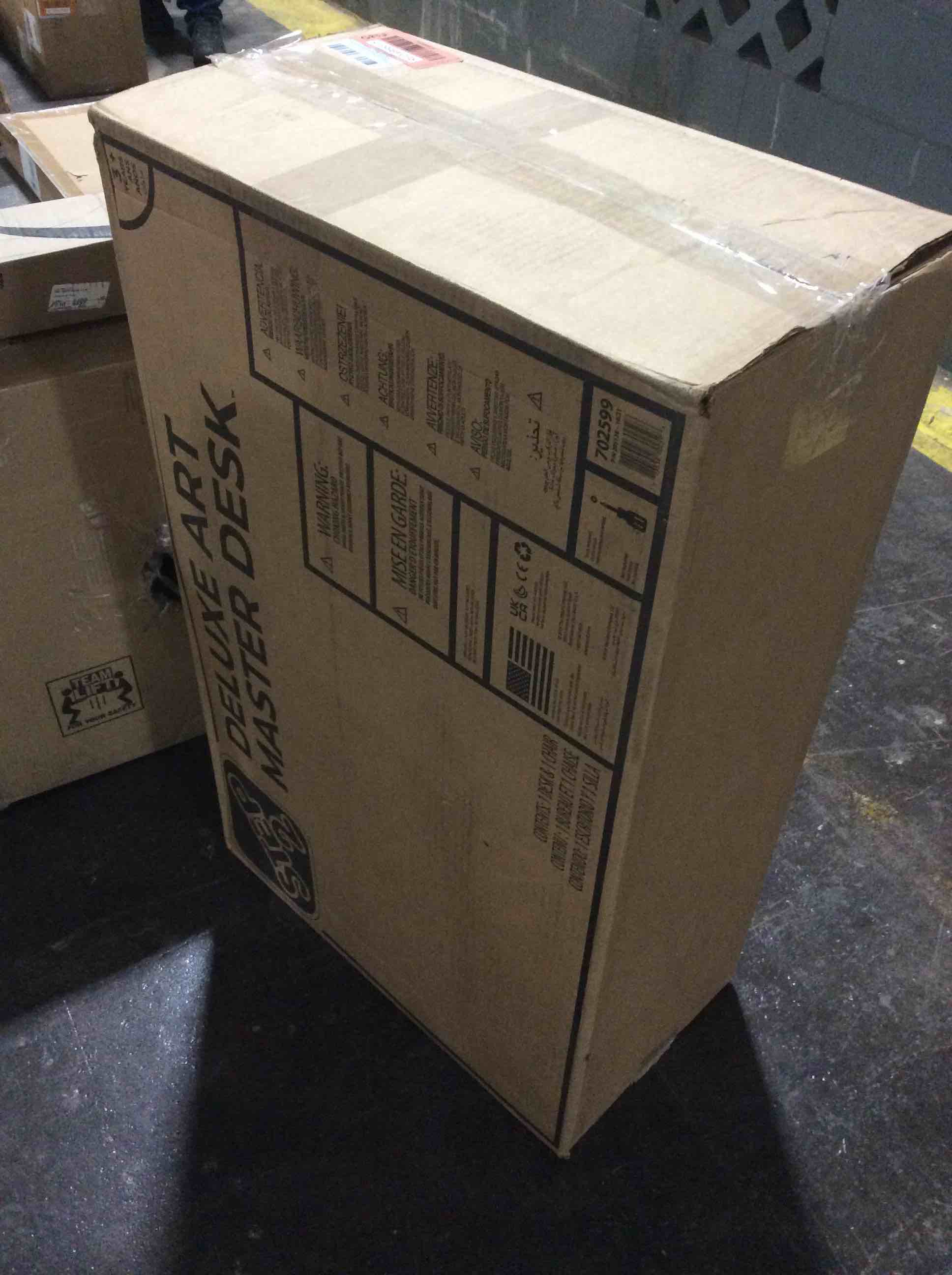 https://s3.amazonaws.com/lotting-images-prod/bidfta/RED4965315_1706715921242.jpeg