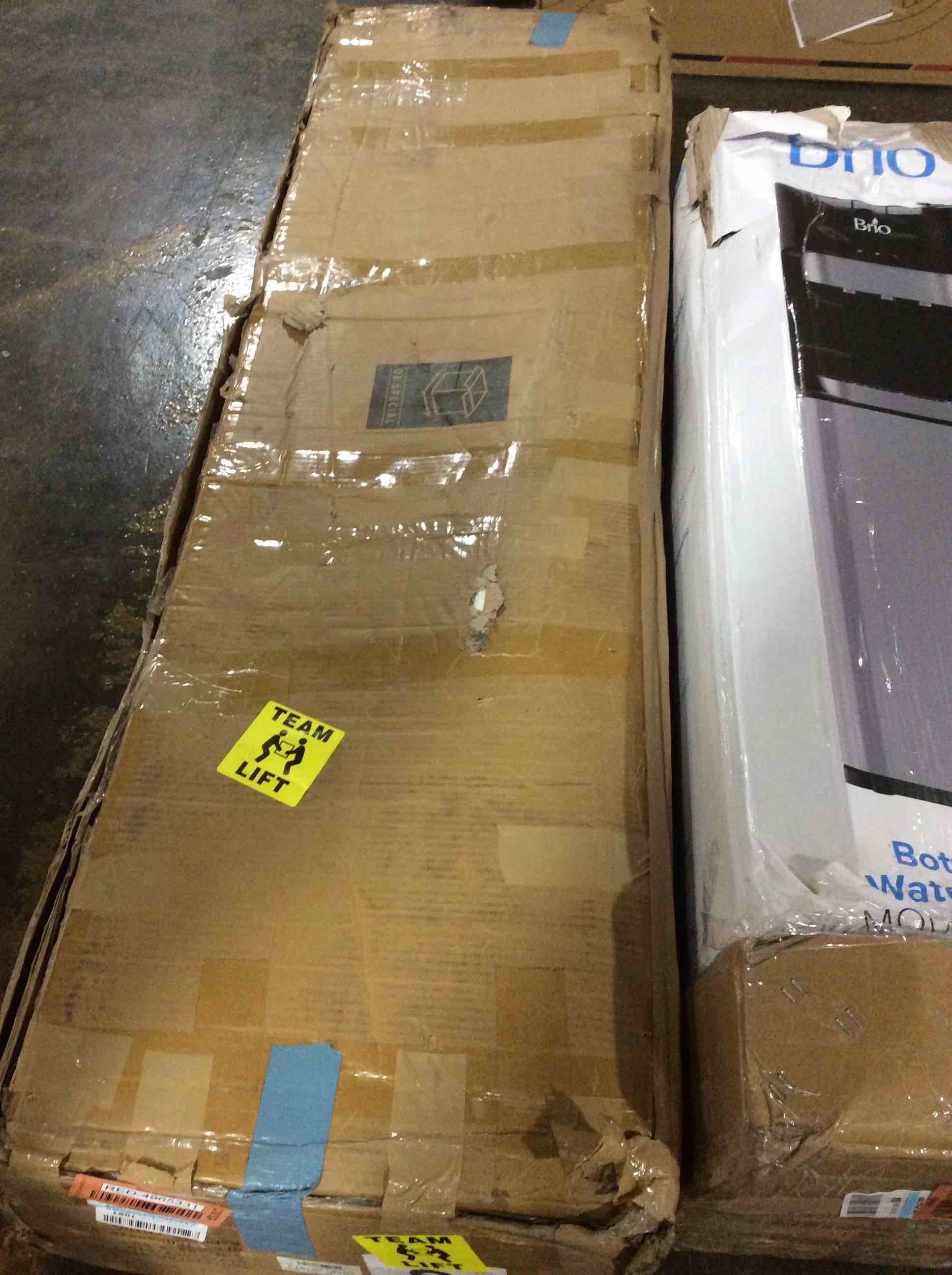 https://s3.amazonaws.com/lotting-images-prod/bidfta/RED4965331_1706714900698.jpeg