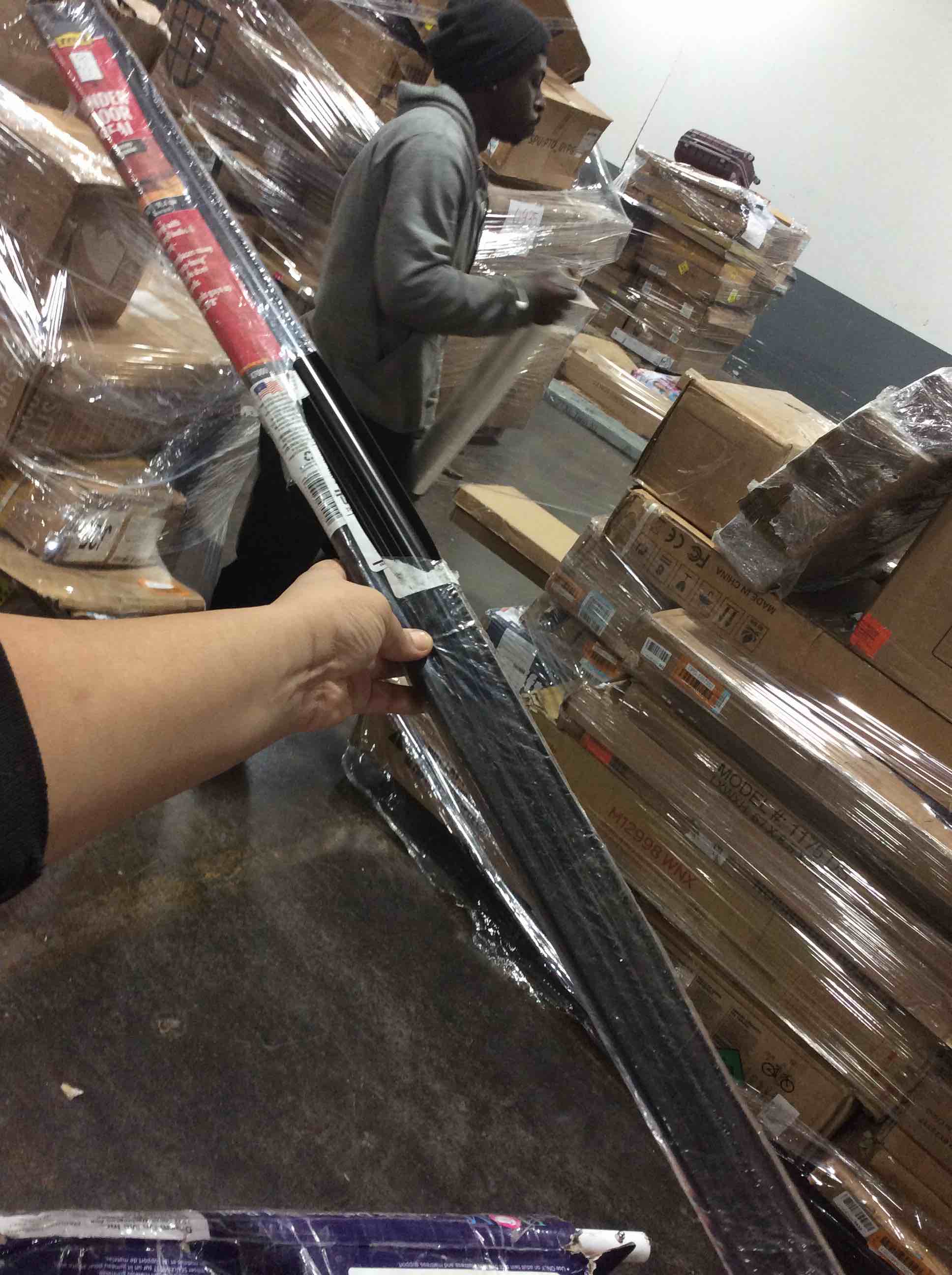 https://s3.amazonaws.com/lotting-images-prod/bidfta/RED4966282_1706900556082.jpeg