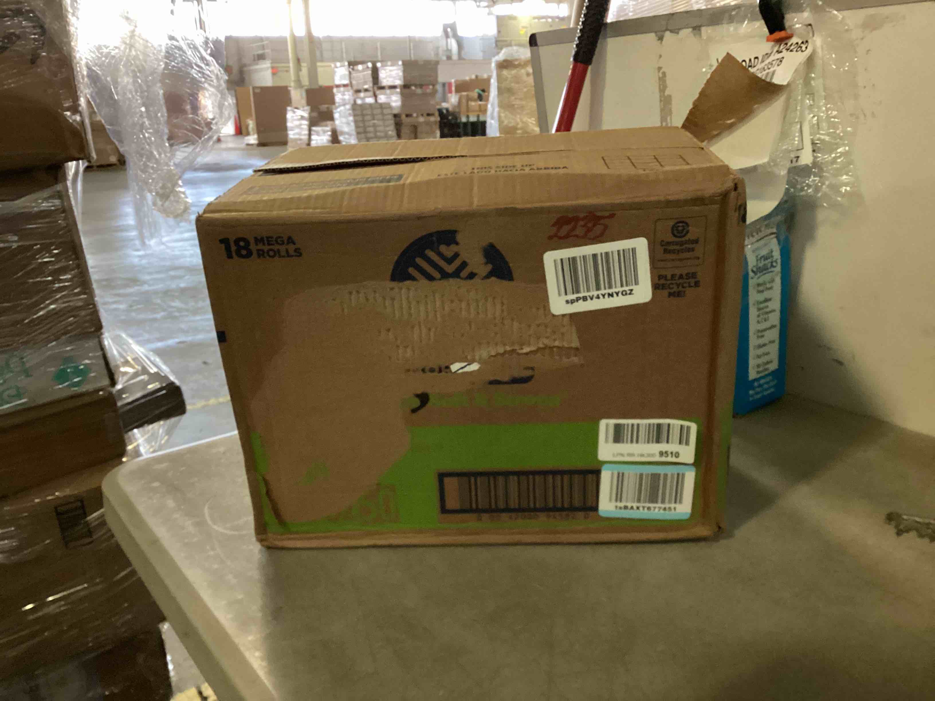 https://s3.amazonaws.com/lotting-images-prod/bidfta/RED4967092_1701887717390.jpeg