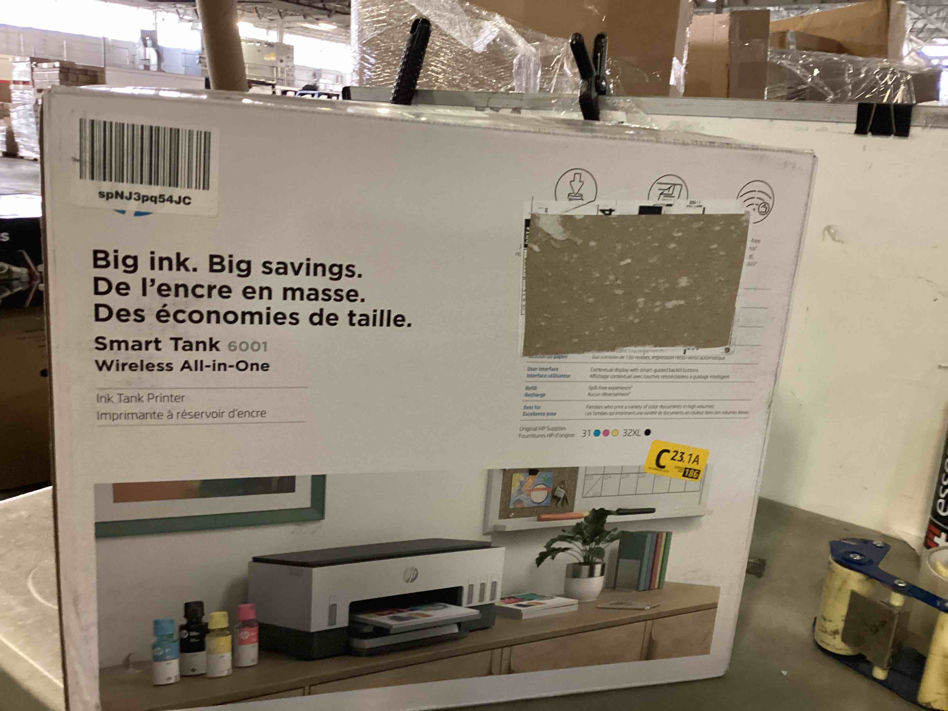 https://s3.amazonaws.com/lotting-images-prod/bidfta/RED4967120_1701890679306.jpeg