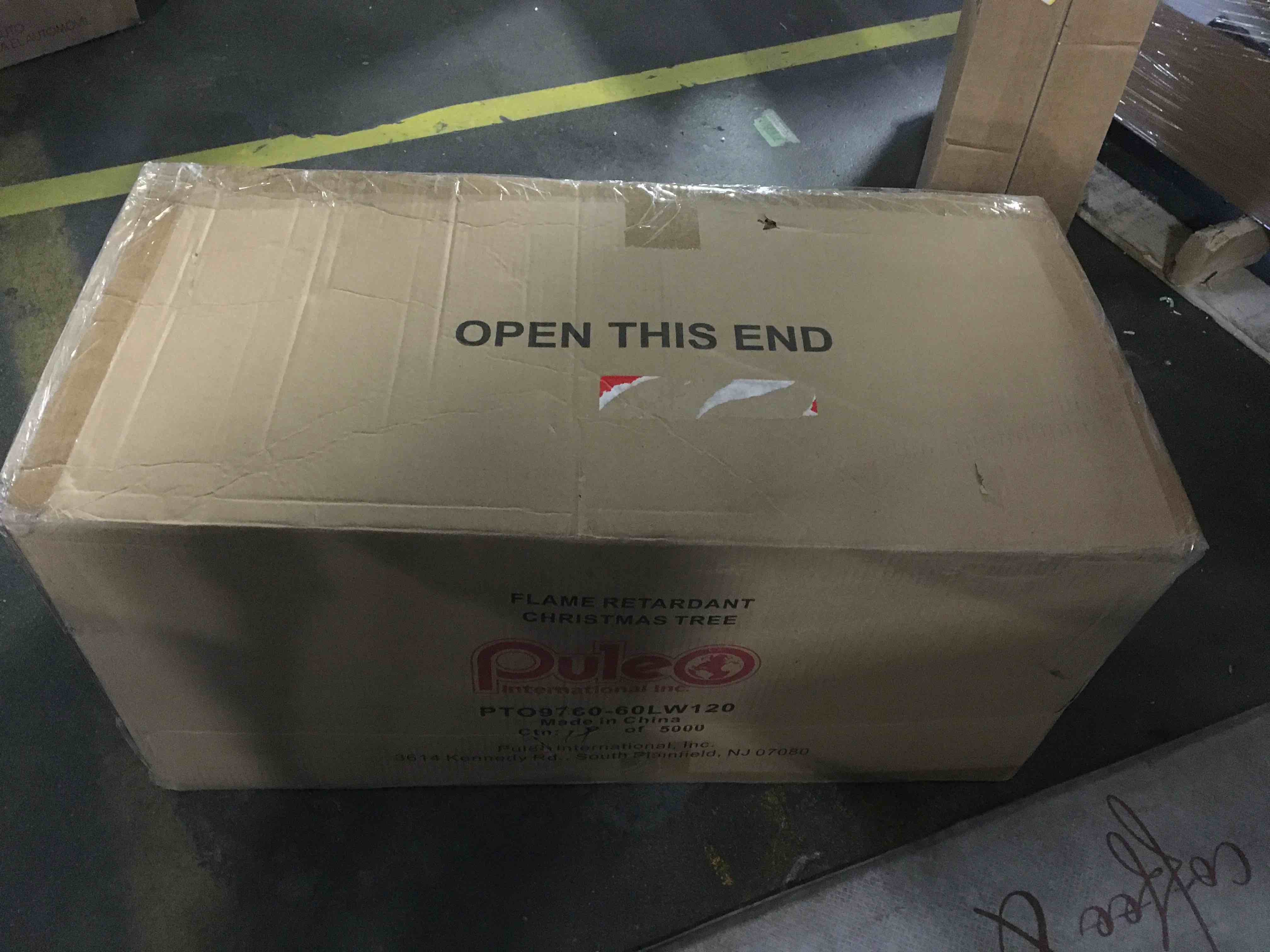 https://s3.amazonaws.com/lotting-images-prod/bidfta/RED4967373_1702041193540.jpeg
