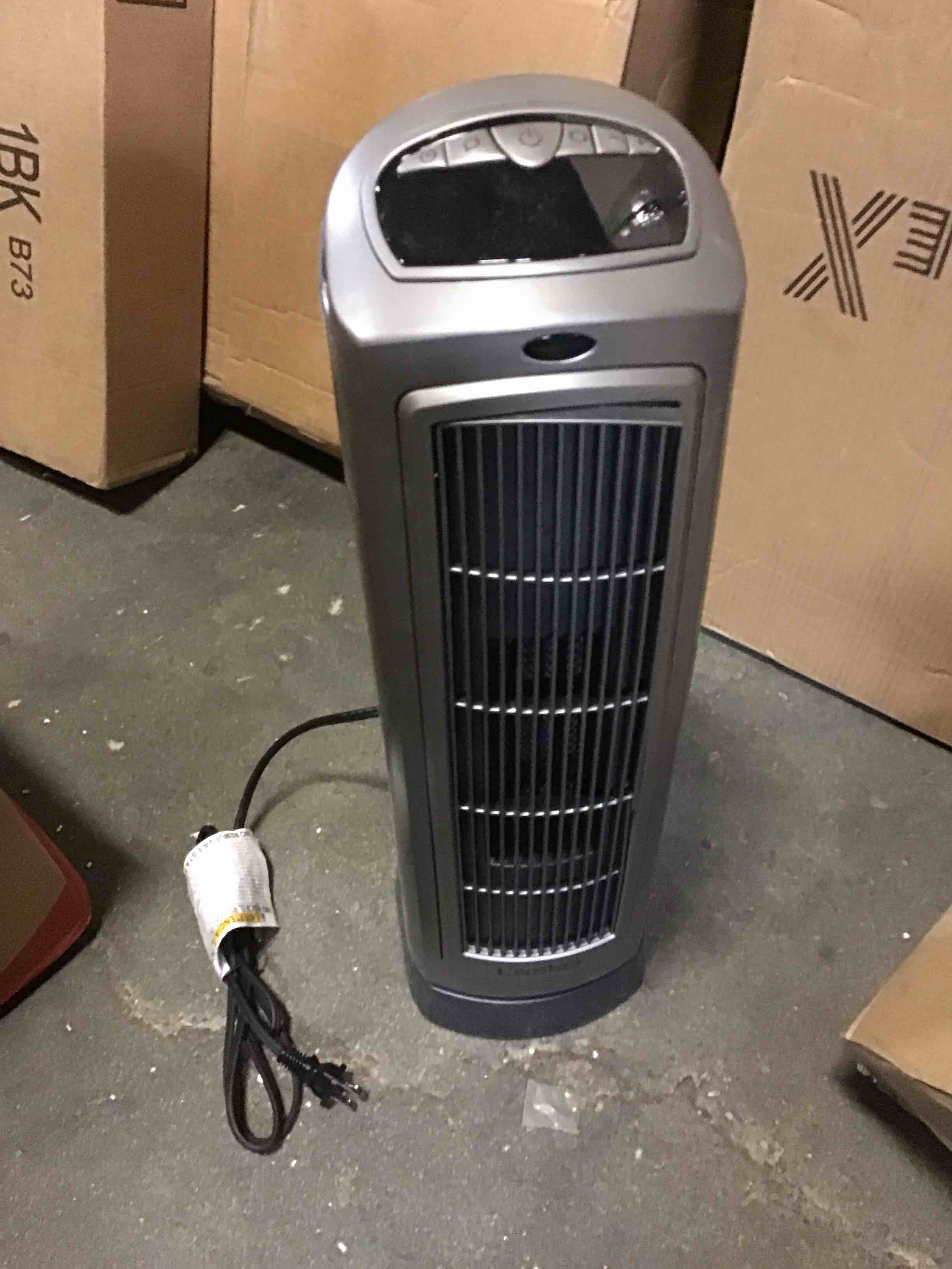 https://s3.amazonaws.com/lotting-images-prod/bidfta/RED4967917_1702730645196.jpeg