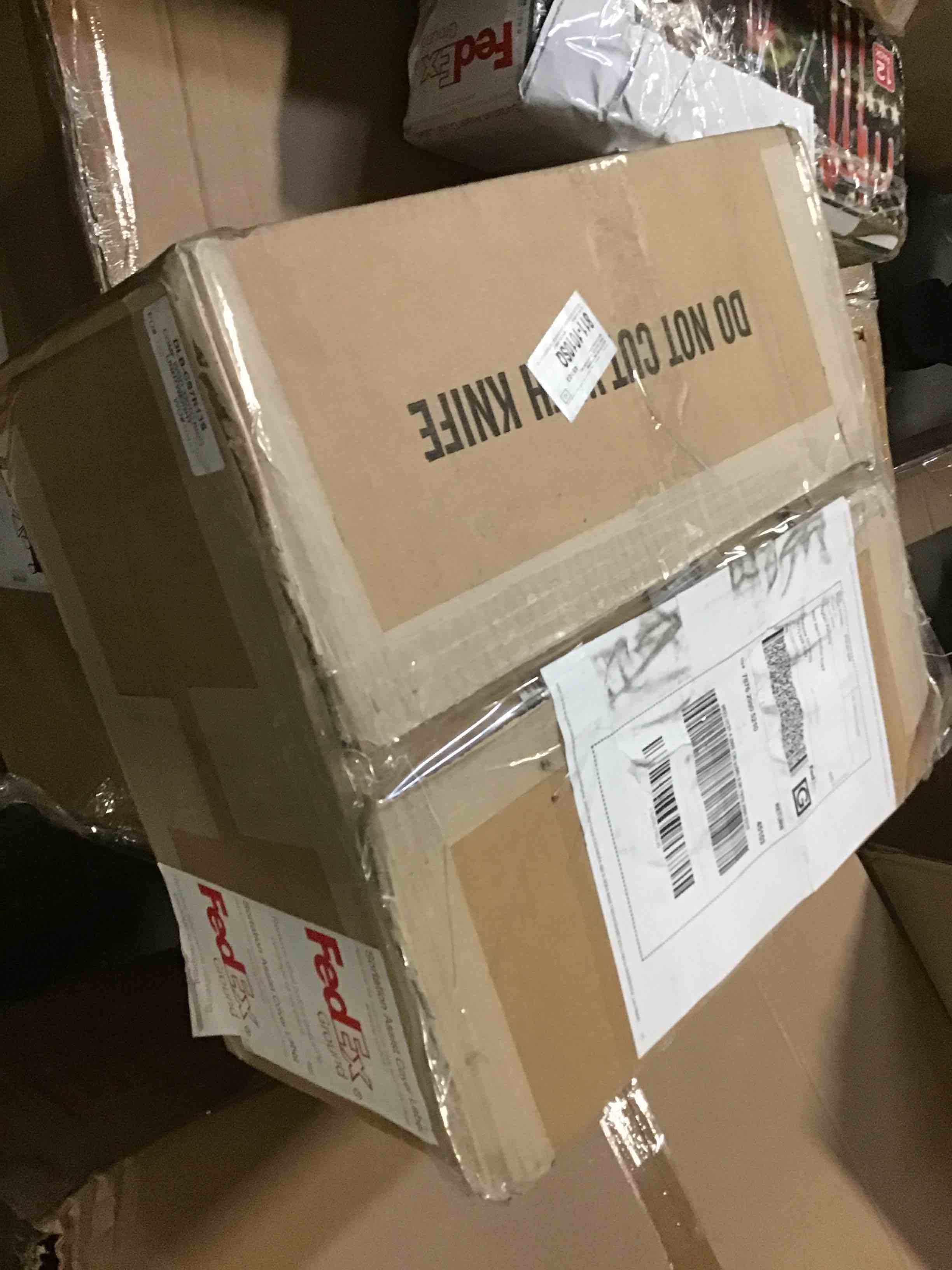 https://s3.amazonaws.com/lotting-images-prod/bidfta/RED4968339_1703260258692.jpeg