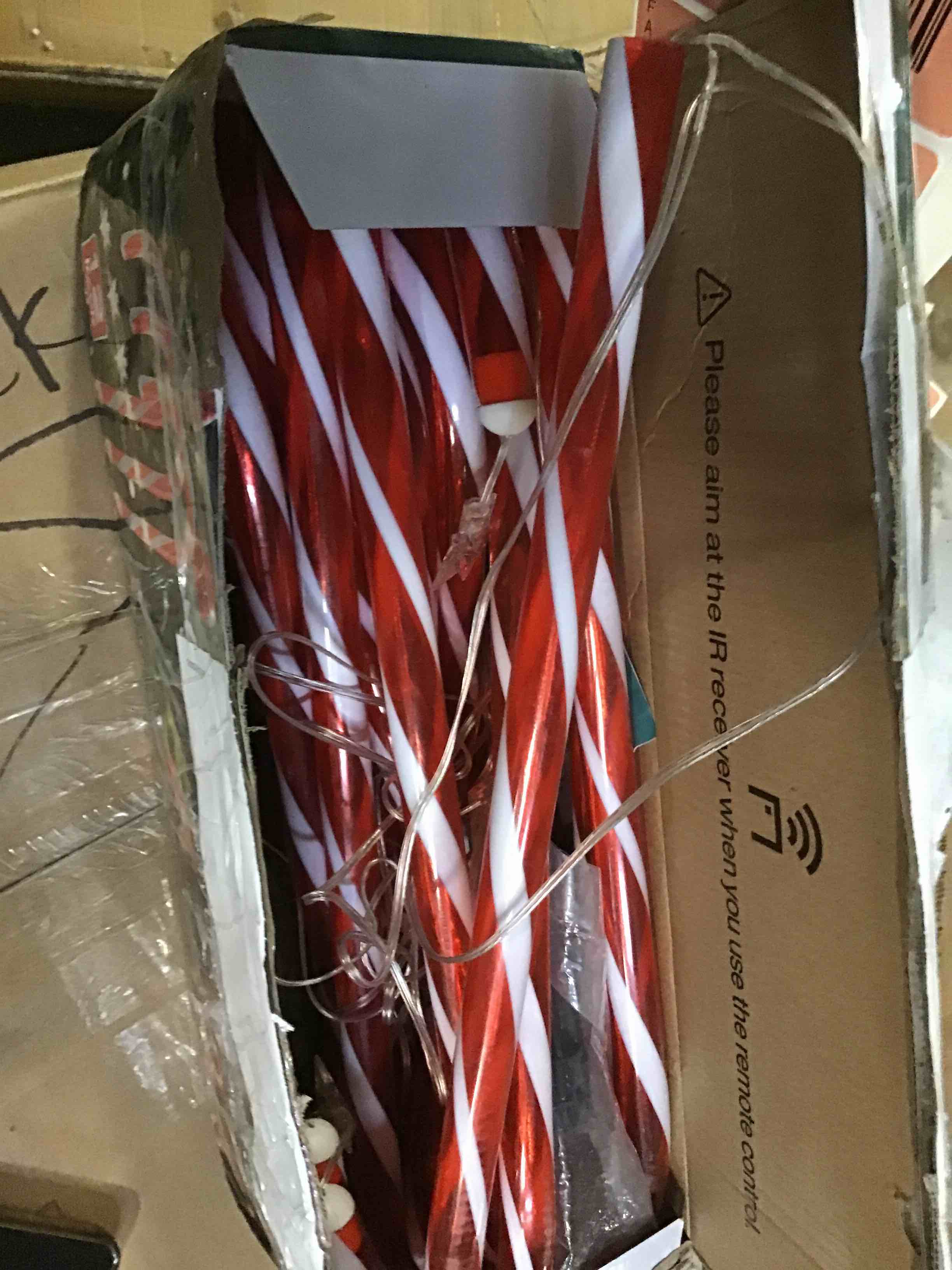 https://s3.amazonaws.com/lotting-images-prod/bidfta/RED4968340_1703260404279.jpeg