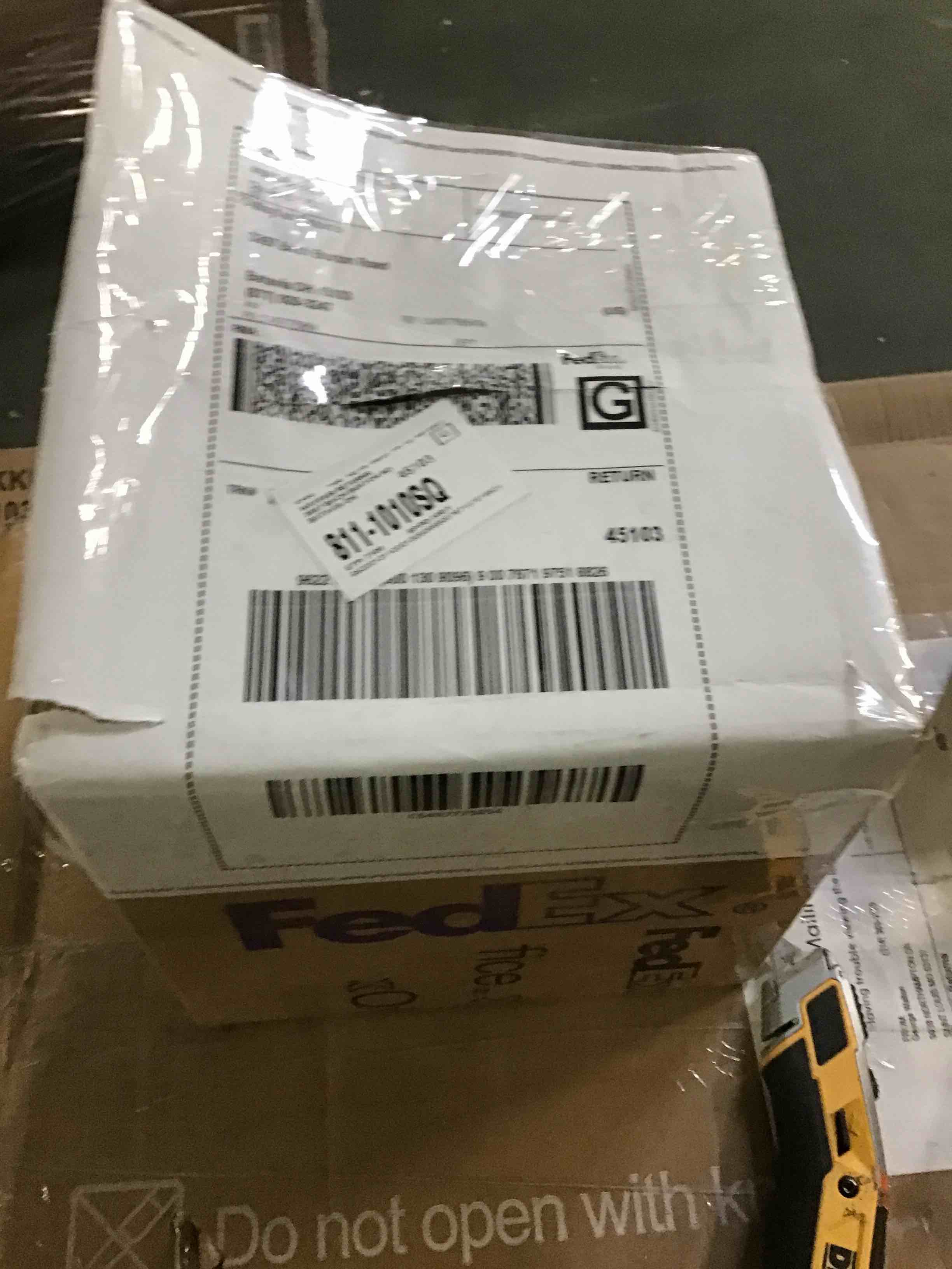 https://s3.amazonaws.com/lotting-images-prod/bidfta/RED4968372_1703268168118.jpeg