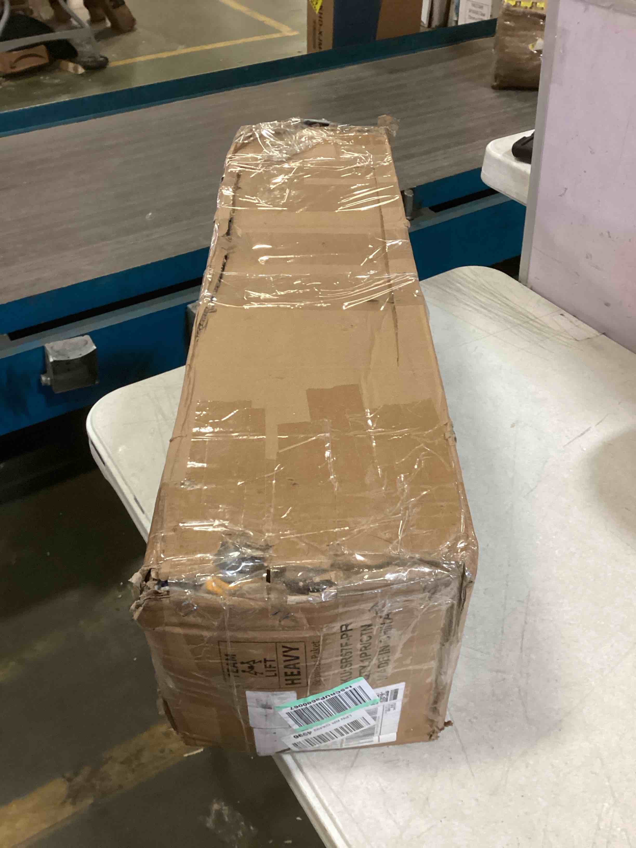https://s3.amazonaws.com/lotting-images-prod/bidfta/RED4968719_1701882498169.jpeg