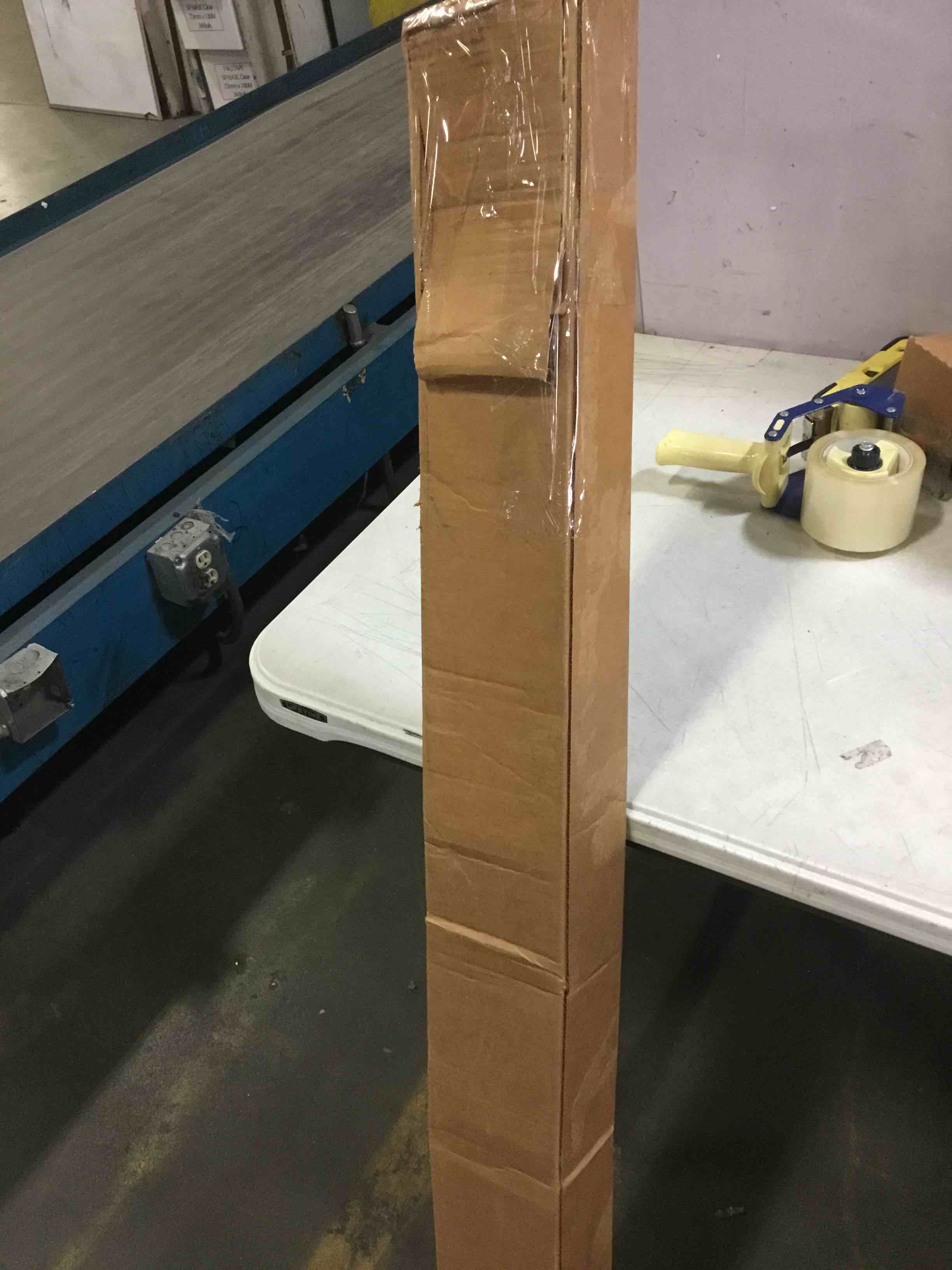https://s3.amazonaws.com/lotting-images-prod/bidfta/RED4968781_1701892174814.jpeg