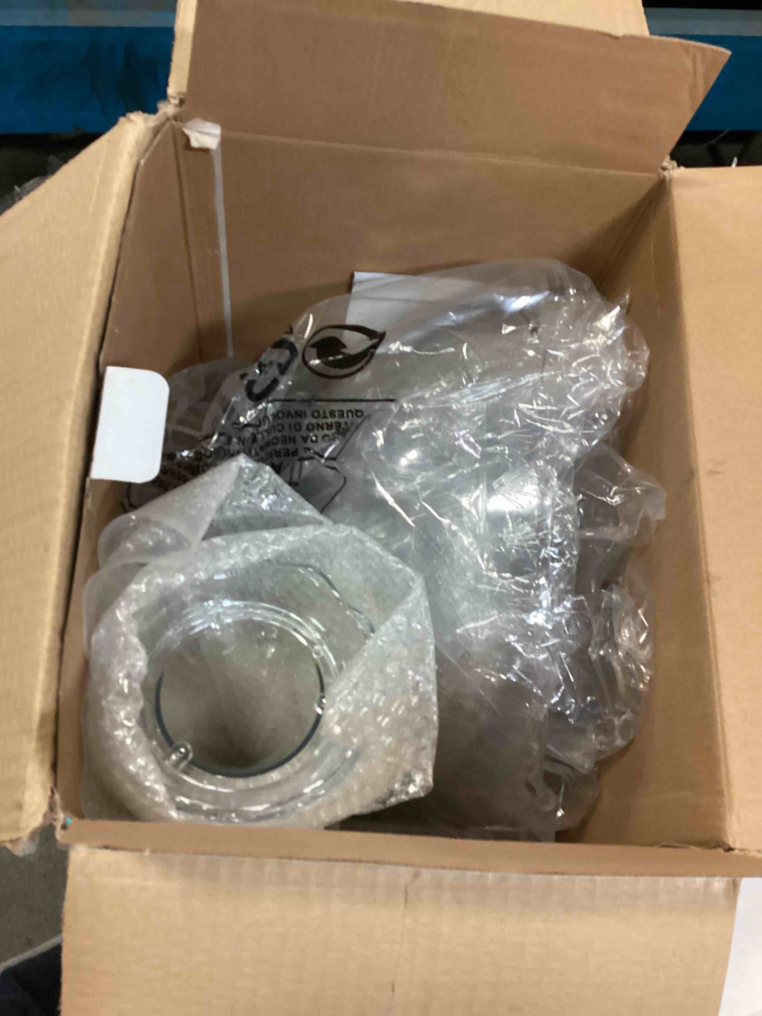 https://s3.amazonaws.com/lotting-images-prod/bidfta/RED4968892_1701969961239.jpeg