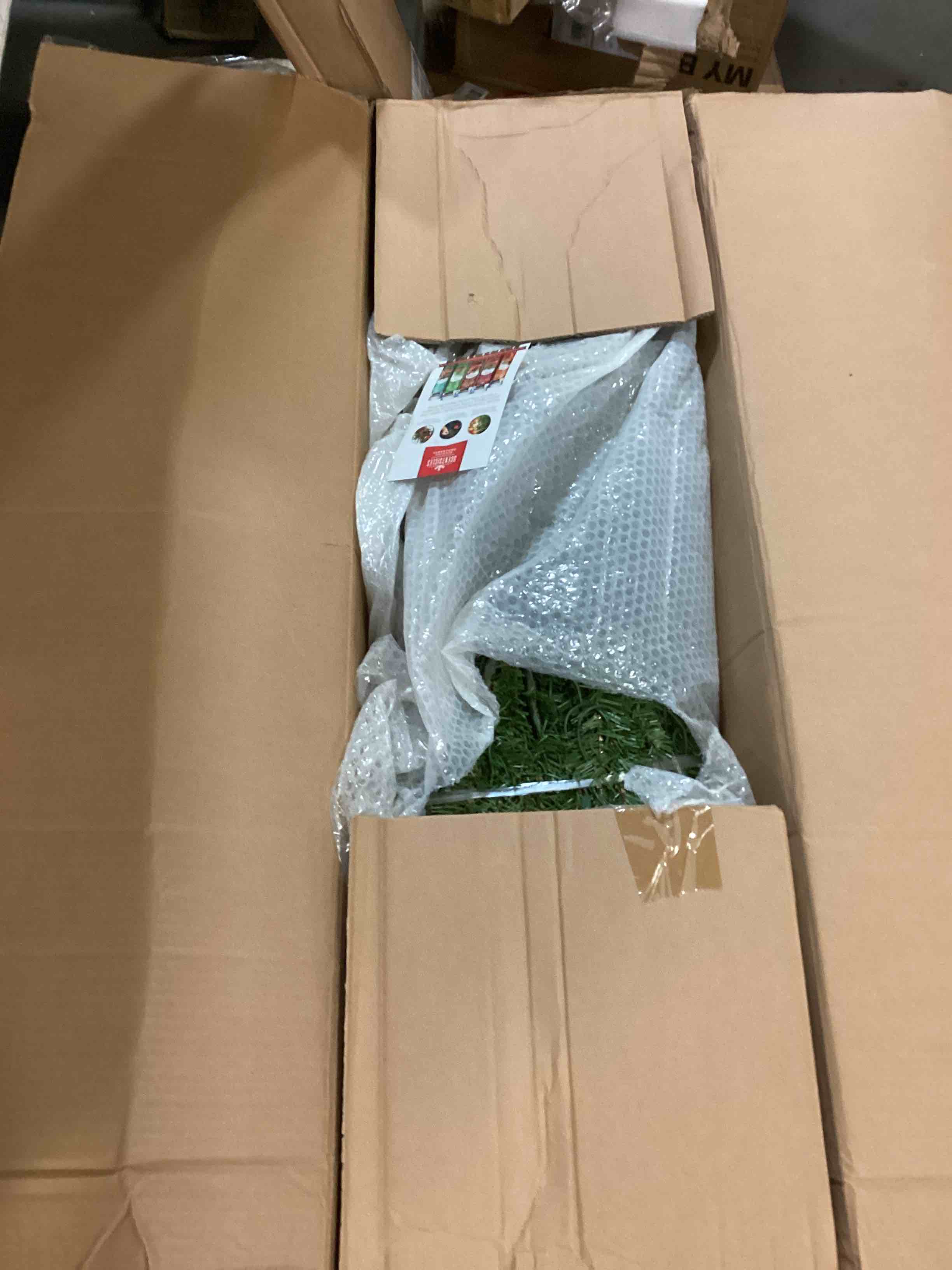 https://s3.amazonaws.com/lotting-images-prod/bidfta/RED4969047_1702049773886.jpeg