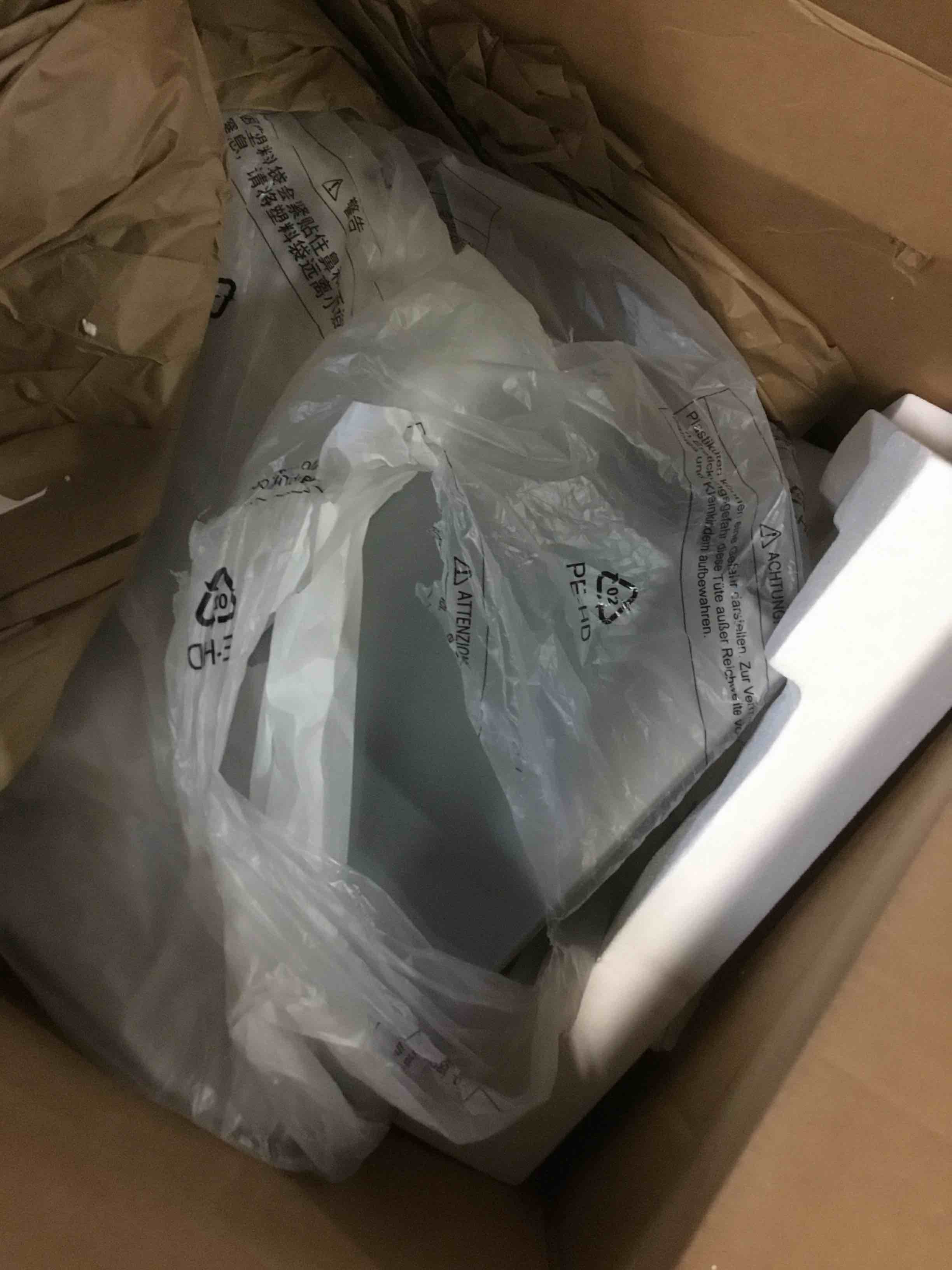 https://s3.amazonaws.com/lotting-images-prod/bidfta/RED4969382_1702389239858.jpeg