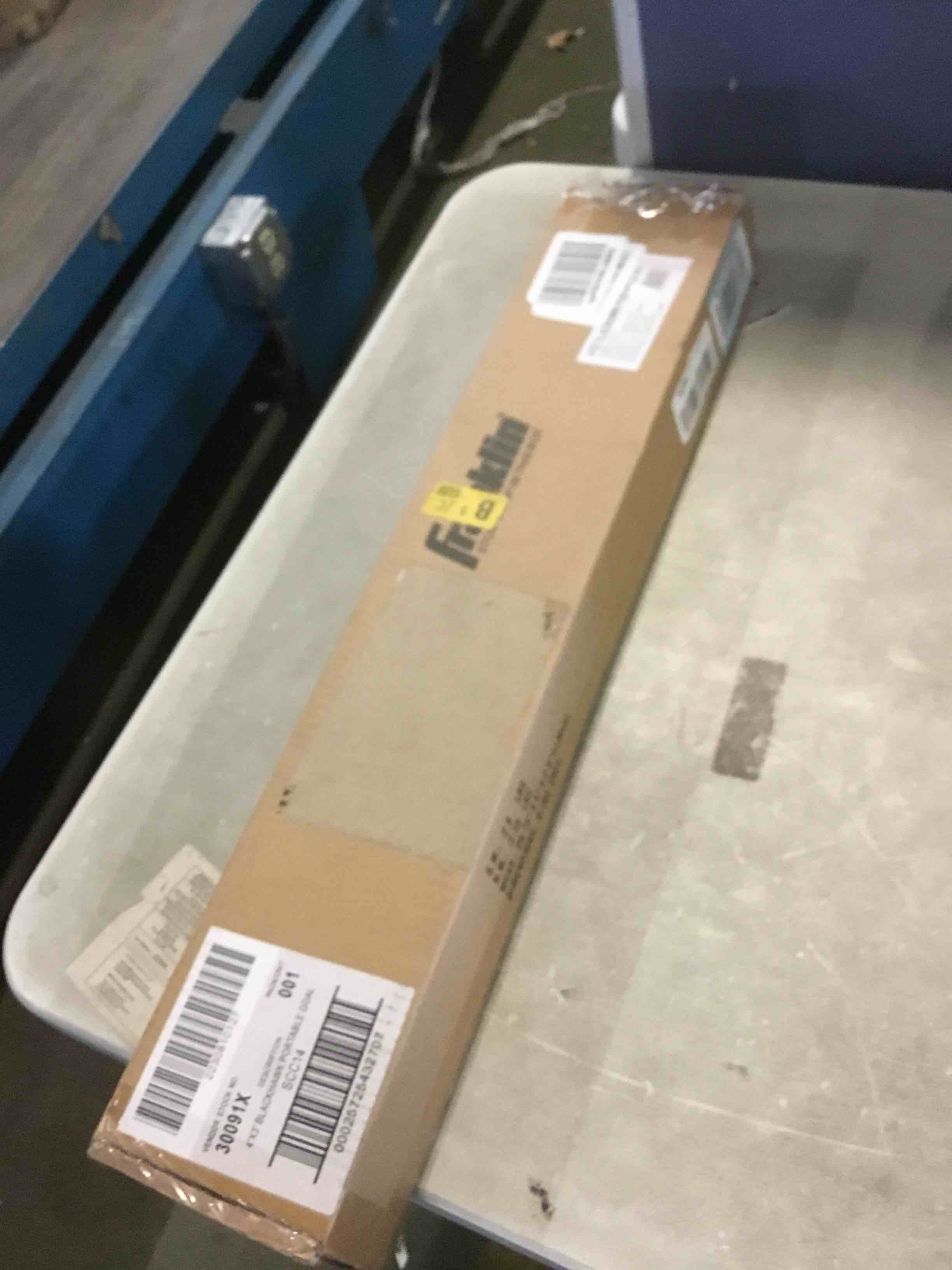 https://s3.amazonaws.com/lotting-images-prod/bidfta/RED4969886_1702649590502.jpeg