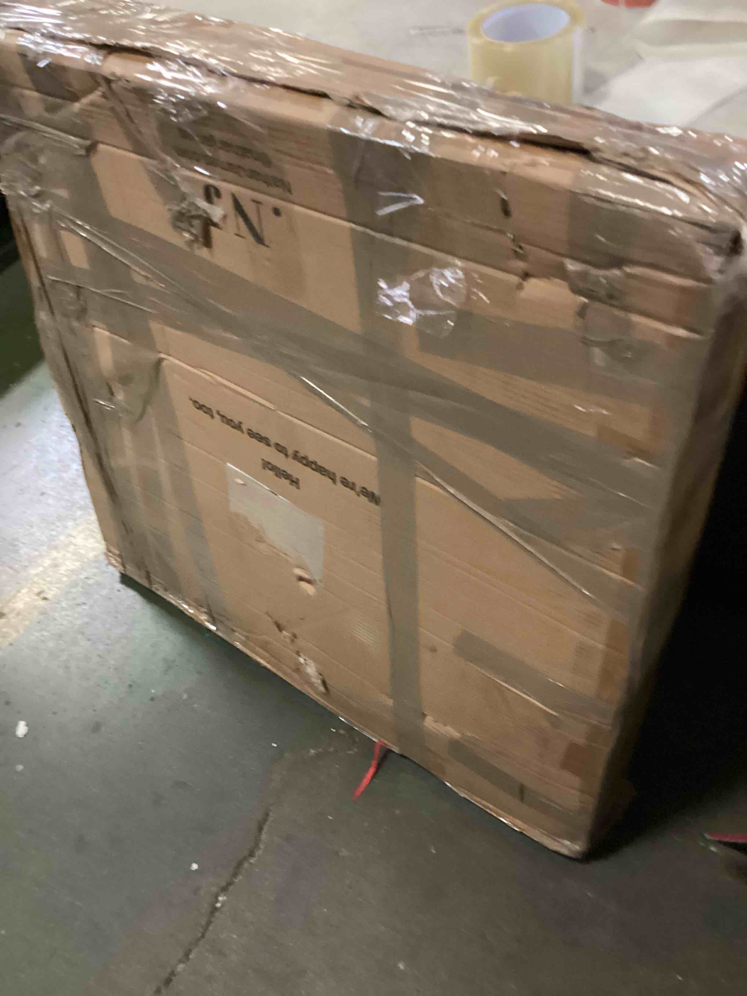 https://s3.amazonaws.com/lotting-images-prod/bidfta/RED4969973_1701877414055.jpeg