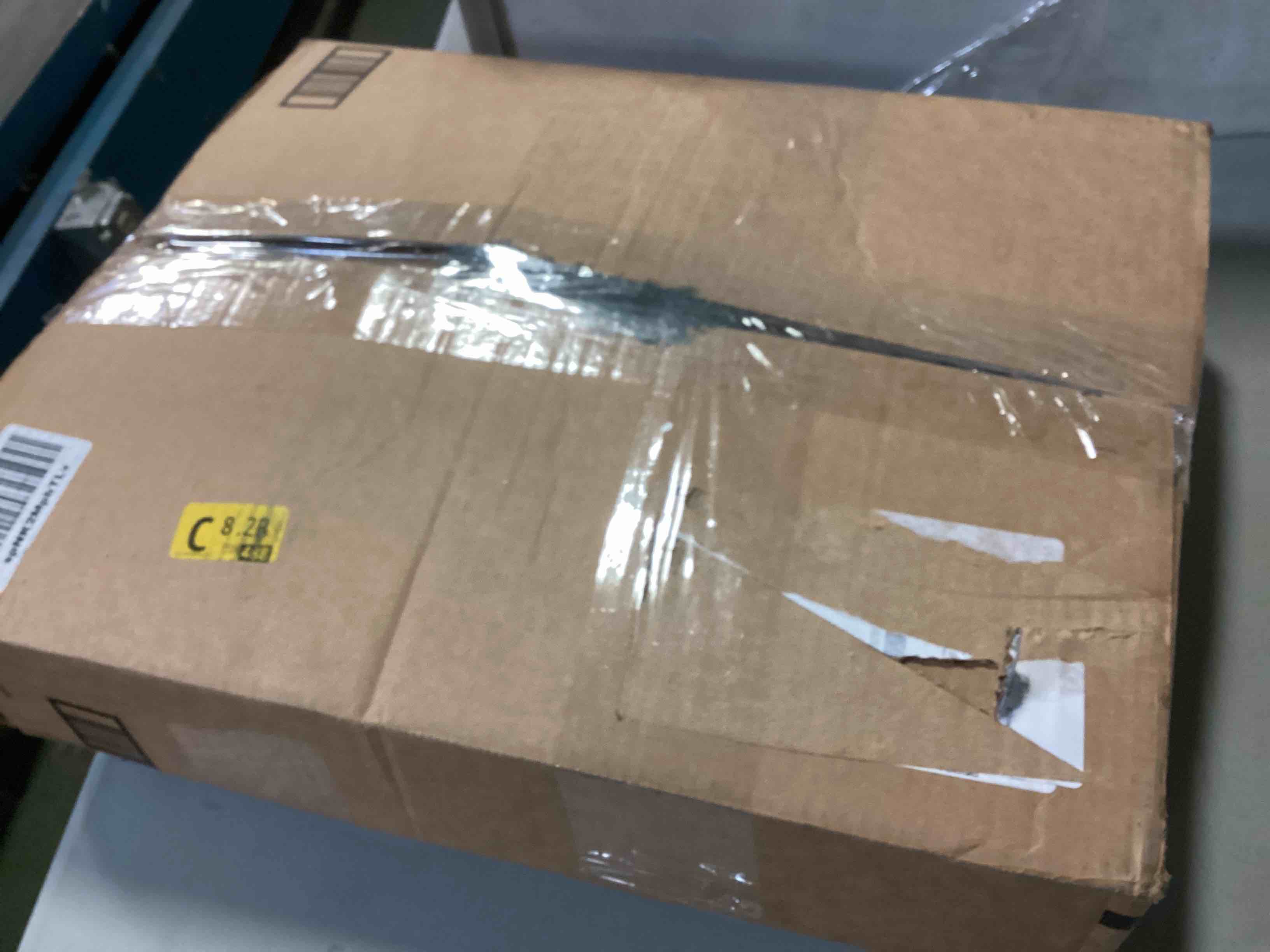 https://s3.amazonaws.com/lotting-images-prod/bidfta/RED4970331_1702041483763.jpeg