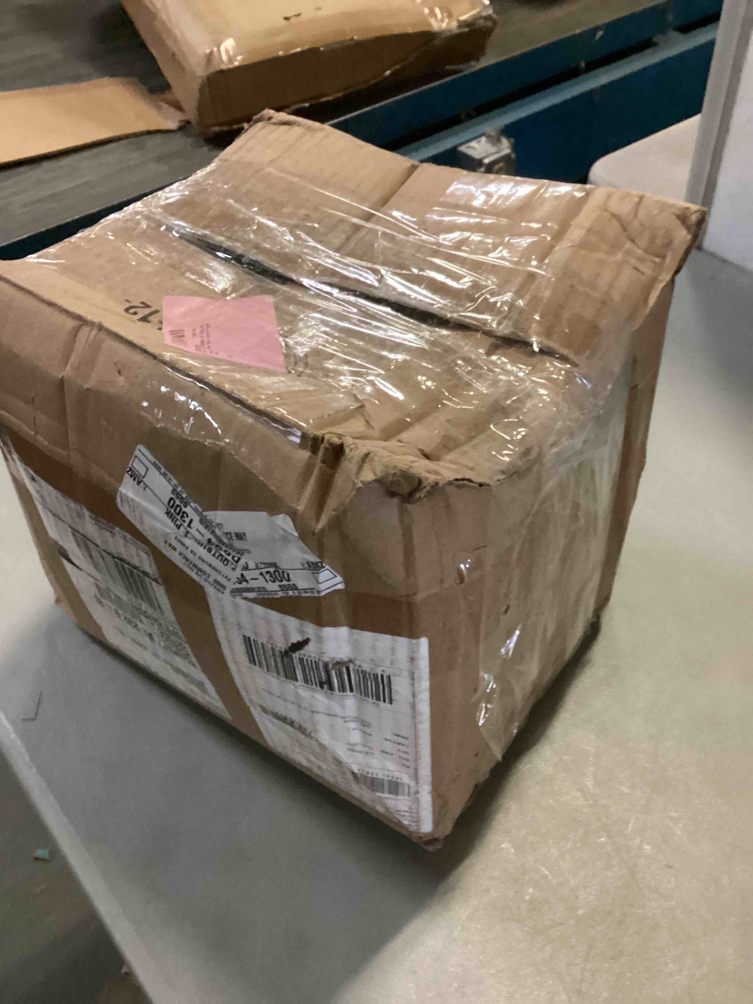 https://s3.amazonaws.com/lotting-images-prod/bidfta/RED4970453_1702049877662.jpeg