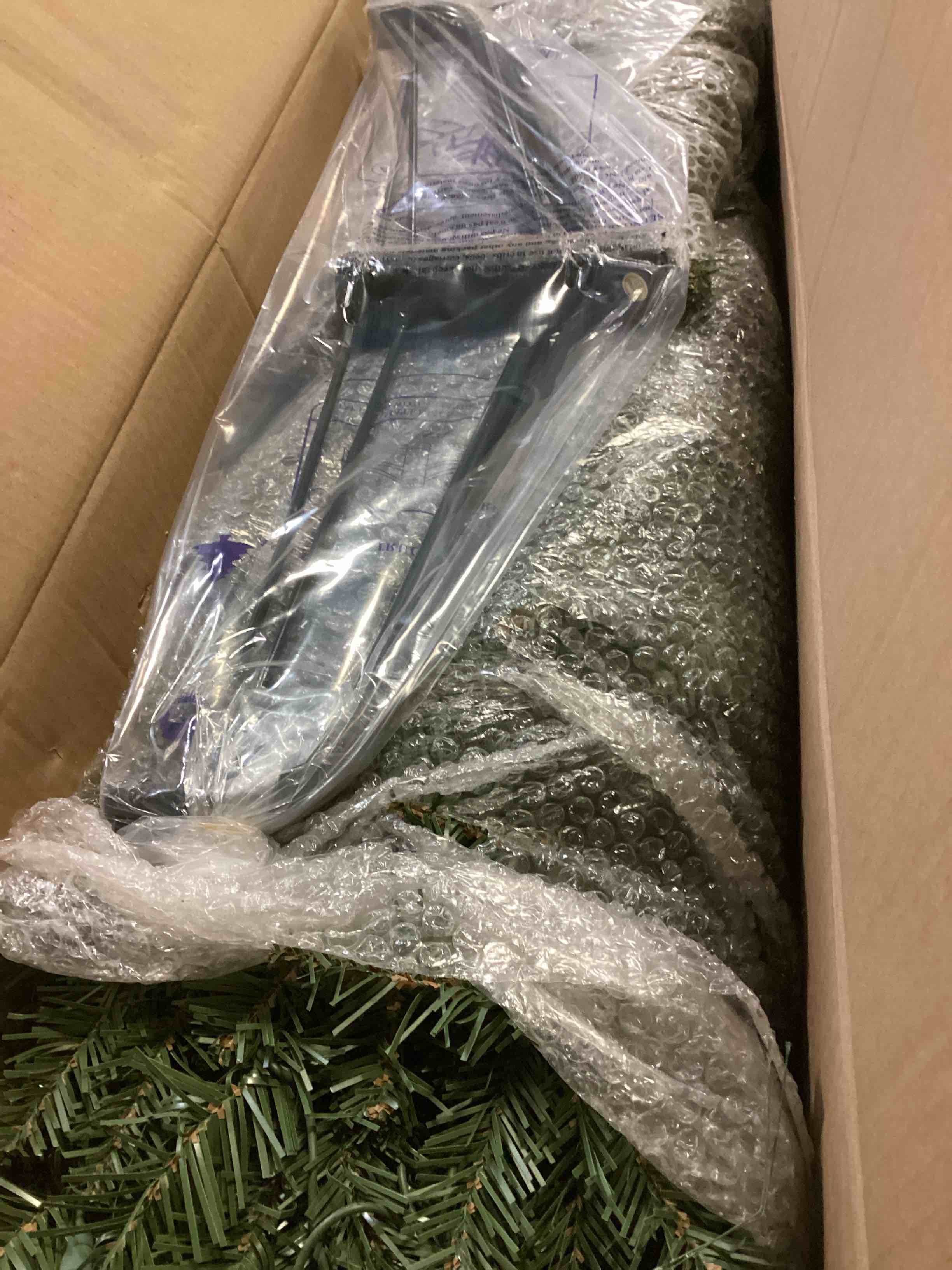 https://s3.amazonaws.com/lotting-images-prod/bidfta/RED4970519_1702064951479.jpeg